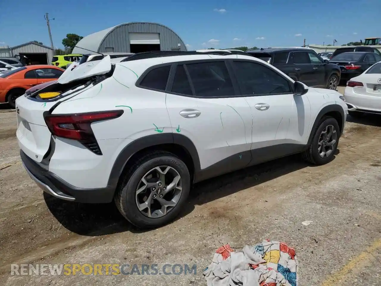 3 Фотография поврежденного автомобиля KL77LHE2XRC028668 CHEVROLET TRAX 2024
