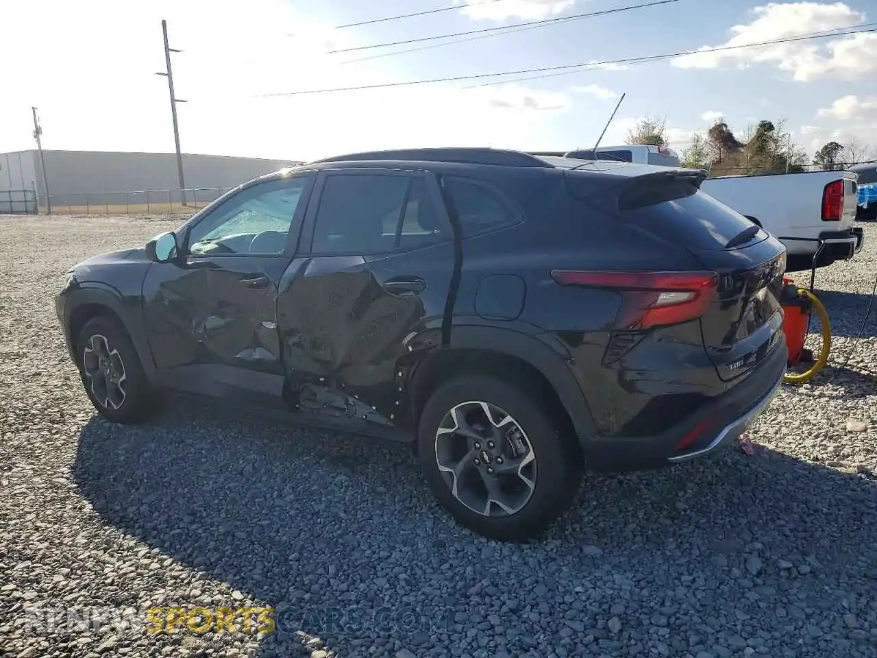 2 fotografías del automóvil dañado KL77LHE2XRC084349 CHEVROLET TRAX 2024