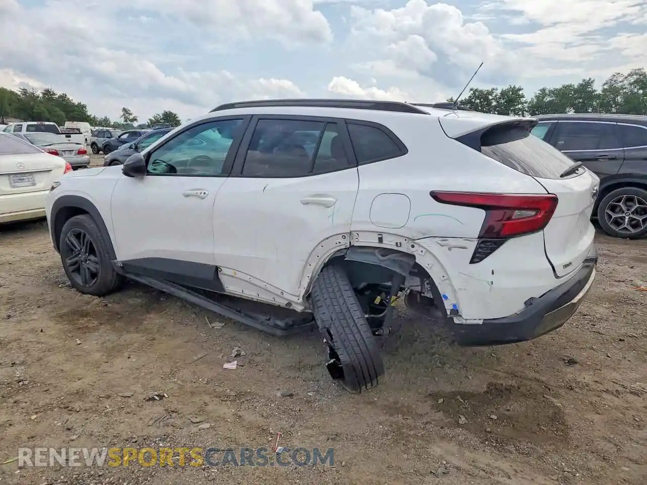 2 Фотография поврежденного автомобиля KL77LKE26RC018006 CHEVROLET TRAX 2024