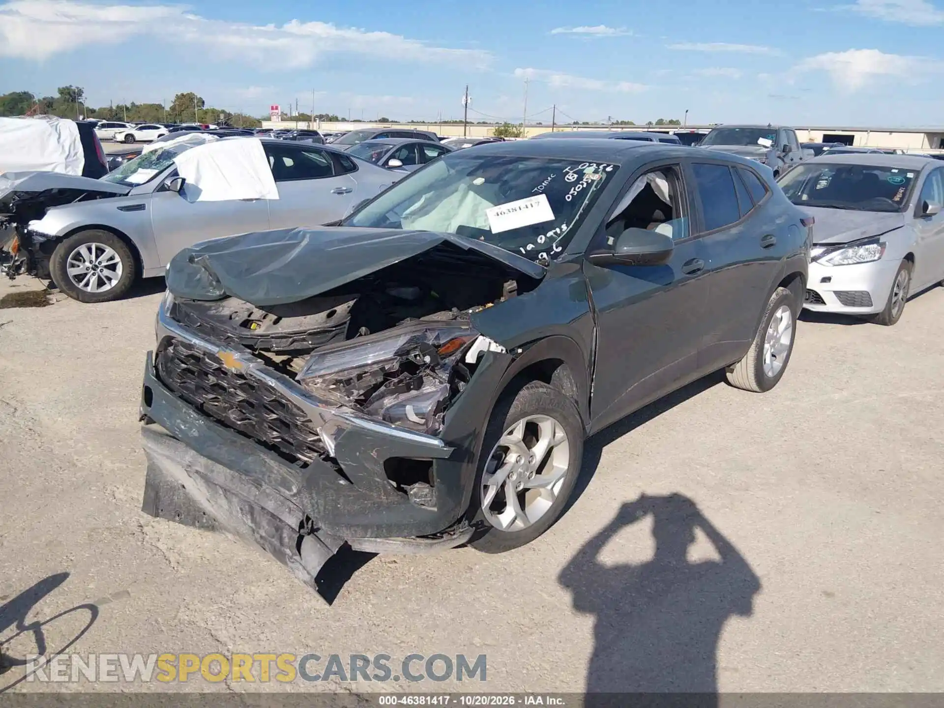2 fotografías del automóvil dañado KL77LFEP1SC050256 CHEVROLET TRAX 2025