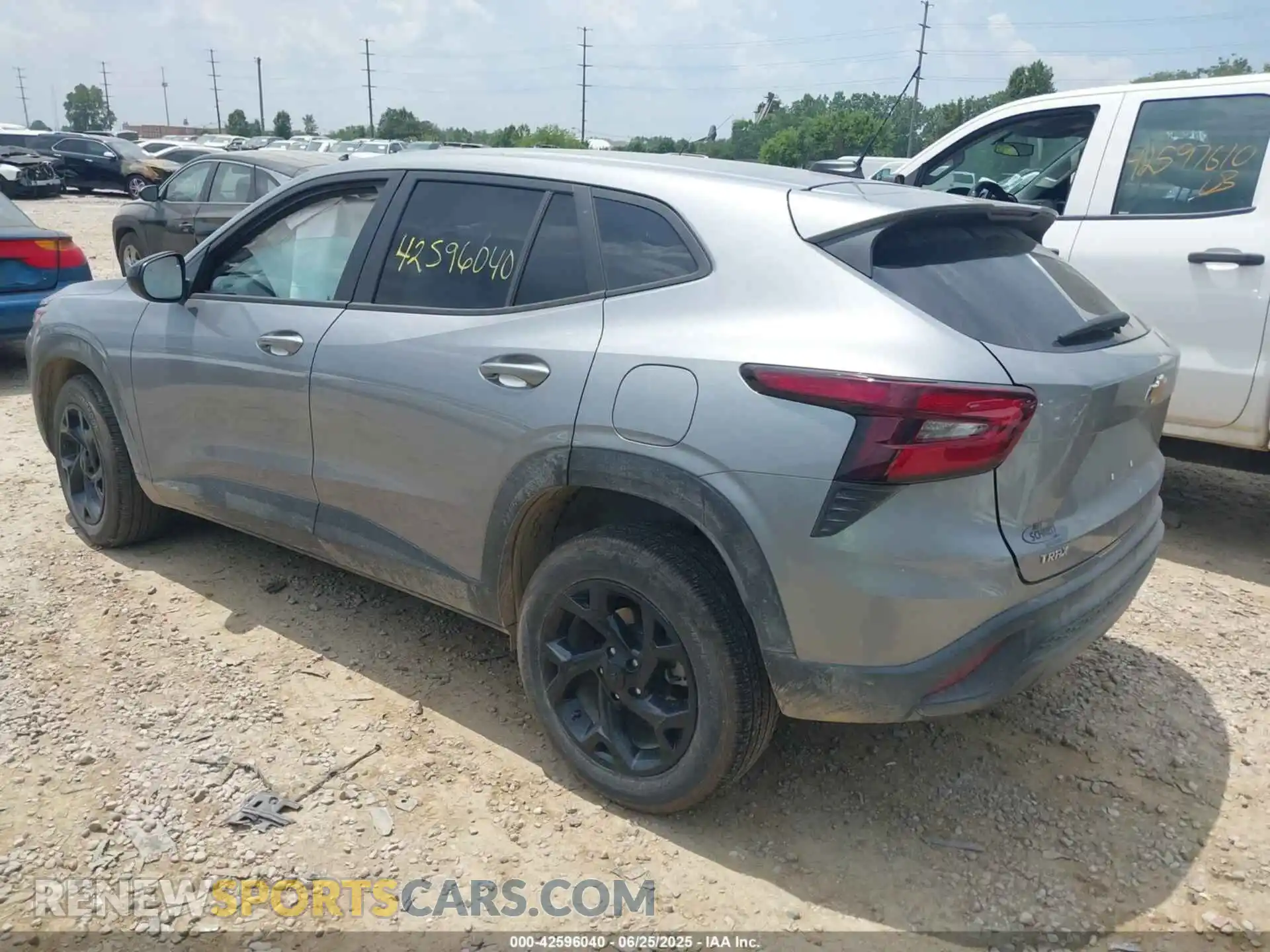 3 Photograph of a damaged car KL77LFEP1SC150860 CHEVROLET TRAX 2025