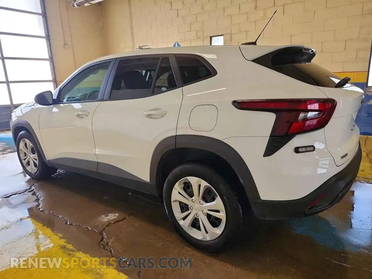 2 Фотография поврежденного автомобиля KL77LFEP1SC171286 CHEVROLET TRAX 2025
