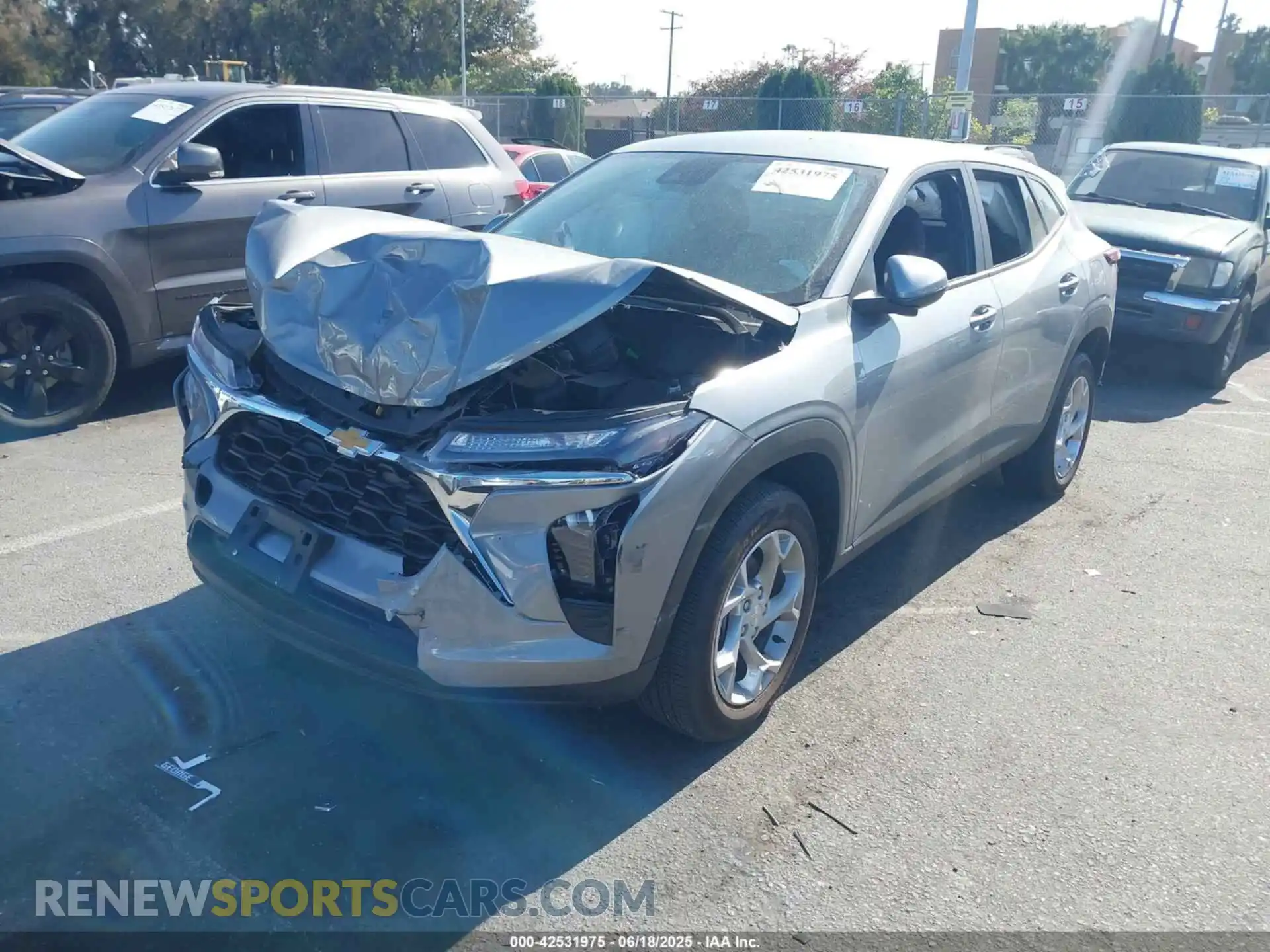 2 Photograph of a damaged car KL77LFEP1SC212600 CHEVROLET TRAX 2025