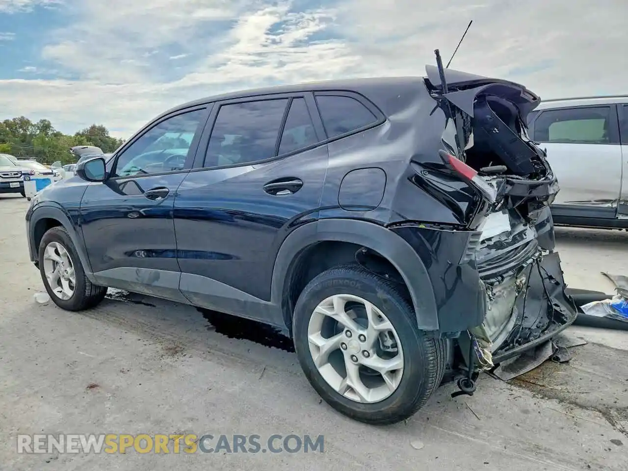 2 Photograph of a damaged car KL77LFEP1SC329089 CHEVROLET TRAX 2025