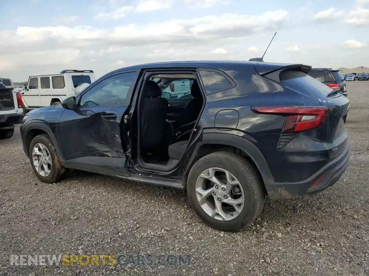 2 Photograph of a damaged car KL77LFEP3SC029134 CHEVROLET TRAX 2025