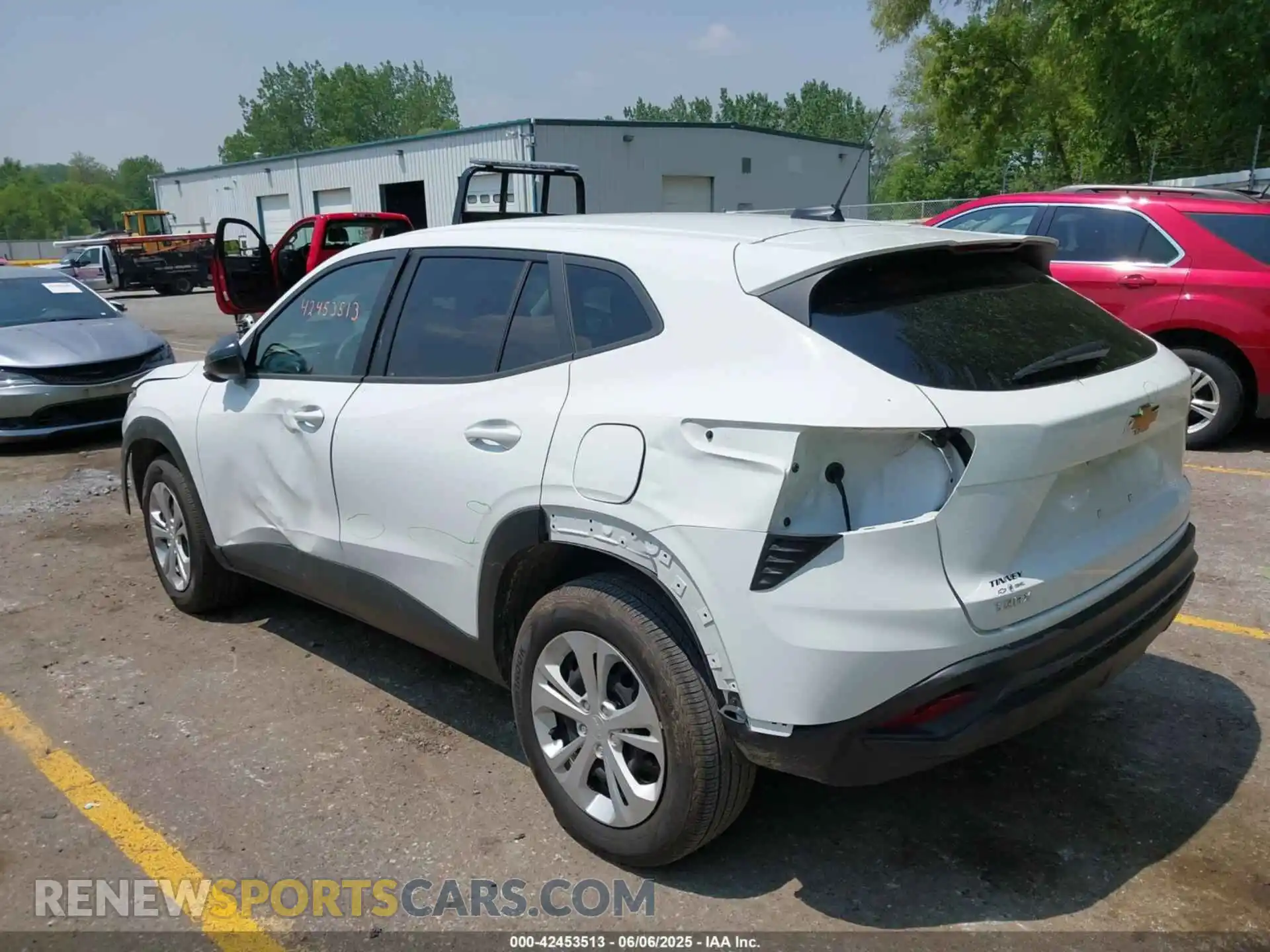 3 Photograph of a damaged car KL77LFEP5SC035405 CHEVROLET TRAX 2025