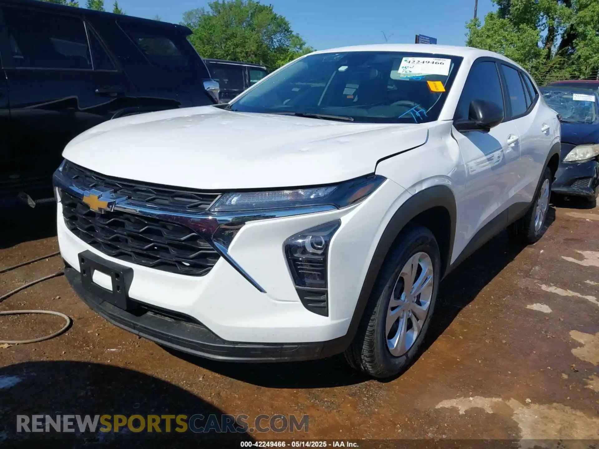 2 Photograph of a damaged car KL77LFEP5SC211272 CHEVROLET TRAX 2025