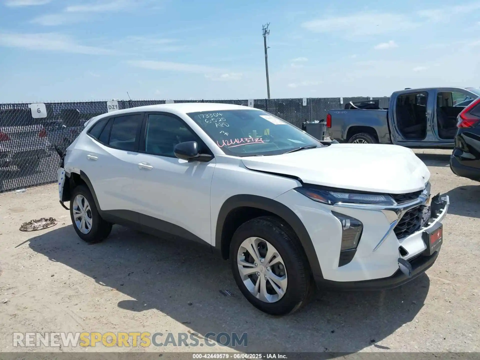 1 Photograph of a damaged car KL77LFEP5SC271746 CHEVROLET TRAX 2025