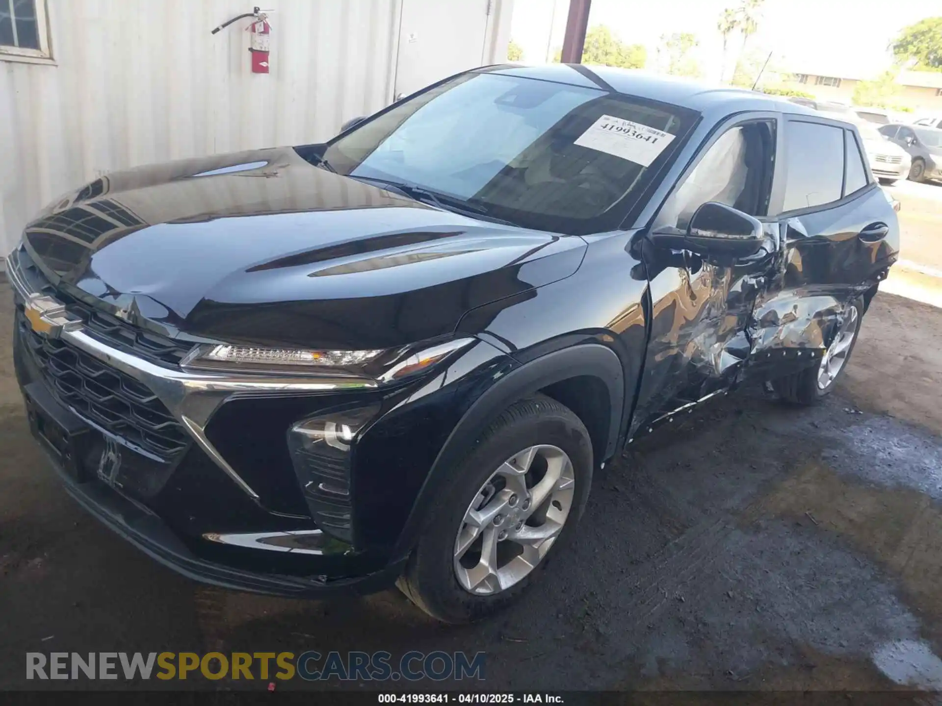 2 Photograph of a damaged car KL77LFEP8SC083660 CHEVROLET TRAX 2025