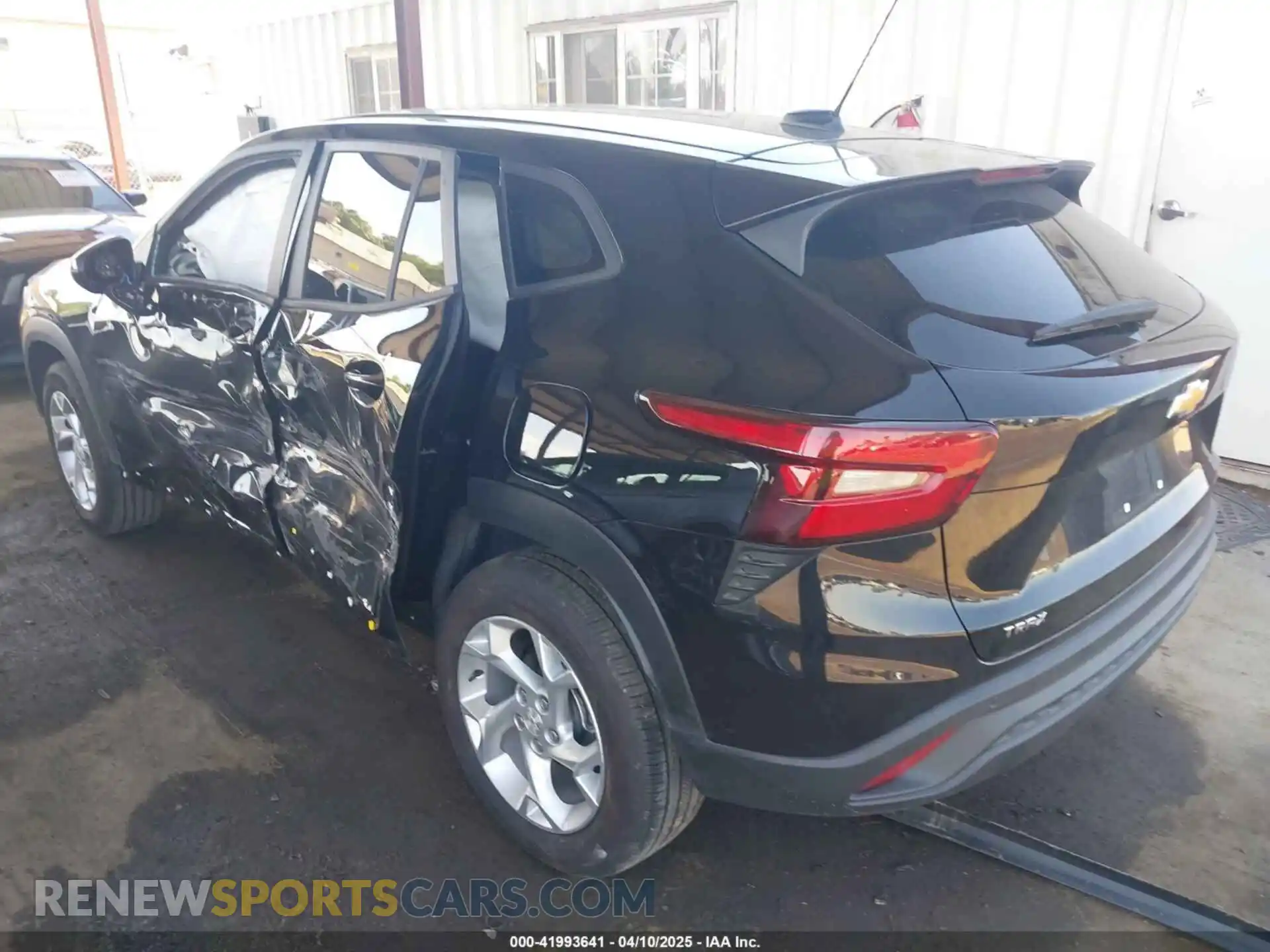 3 Photograph of a damaged car KL77LFEP8SC083660 CHEVROLET TRAX 2025