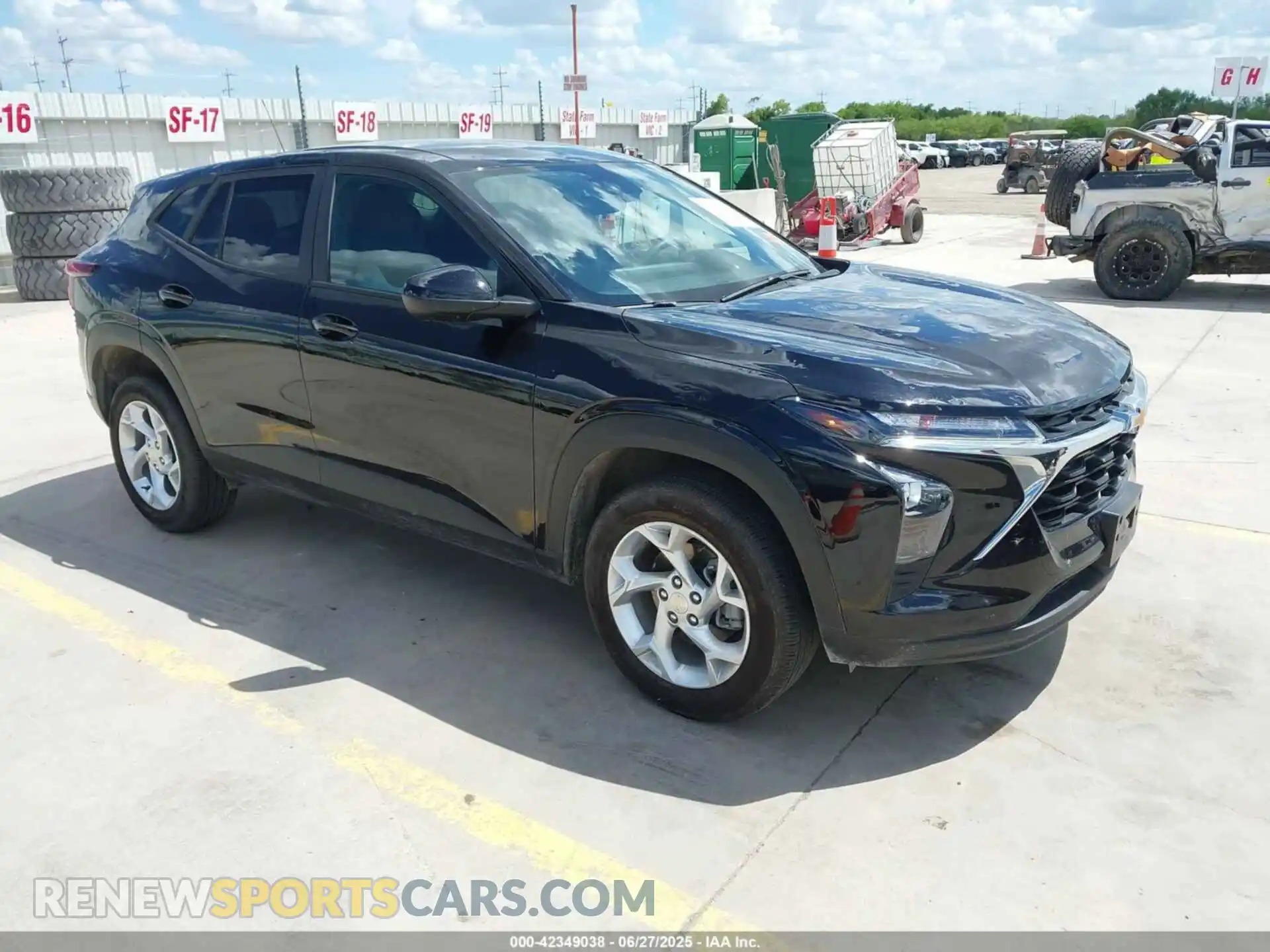 1 Photograph of a damaged car KL77LFEPXSC134558 CHEVROLET TRAX 2025