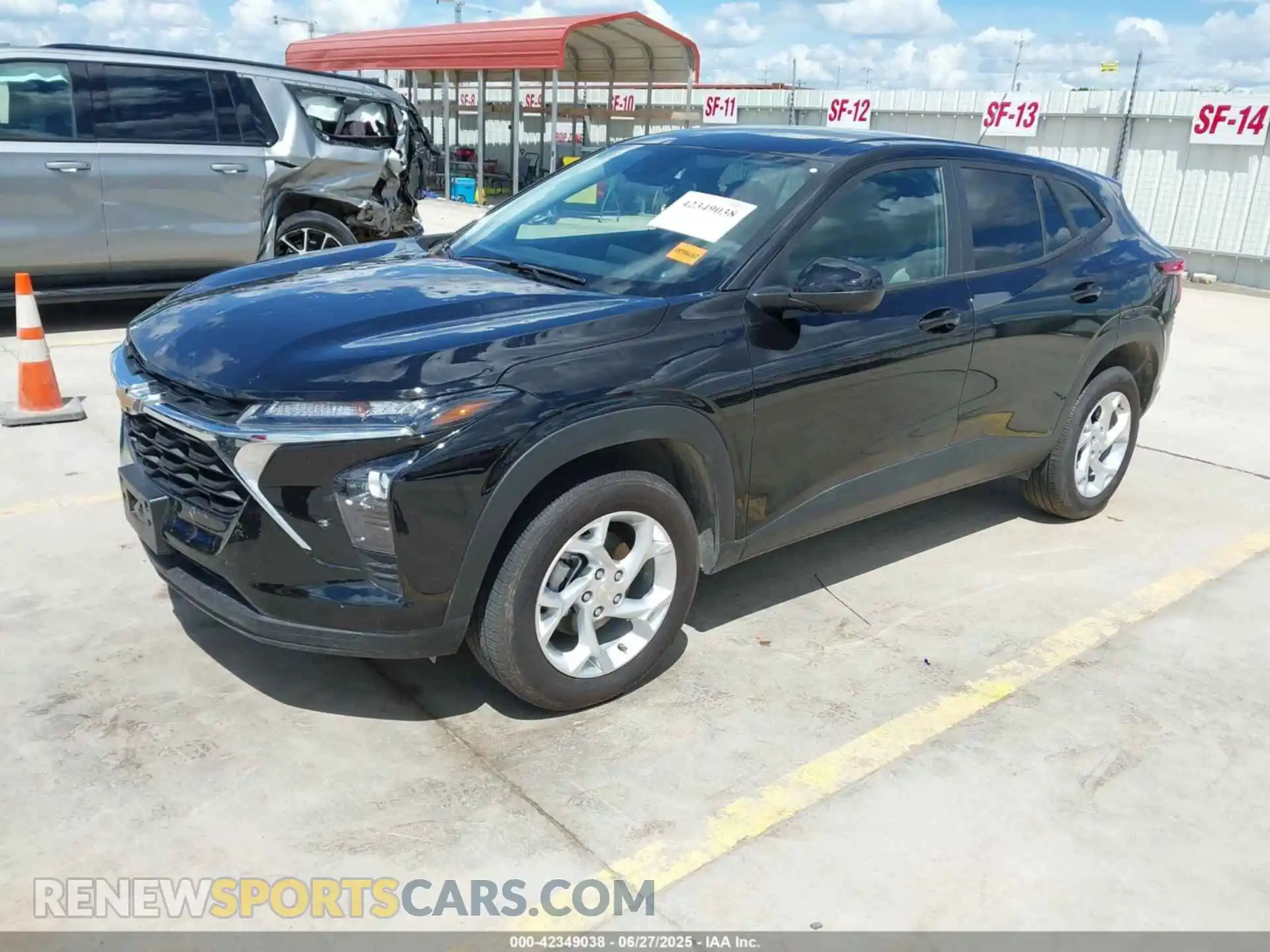 2 Photograph of a damaged car KL77LFEPXSC134558 CHEVROLET TRAX 2025