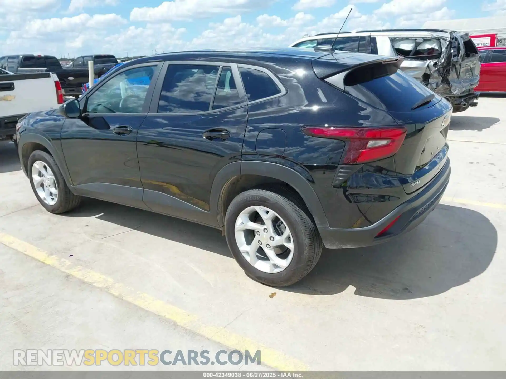 3 Photograph of a damaged car KL77LFEPXSC134558 CHEVROLET TRAX 2025