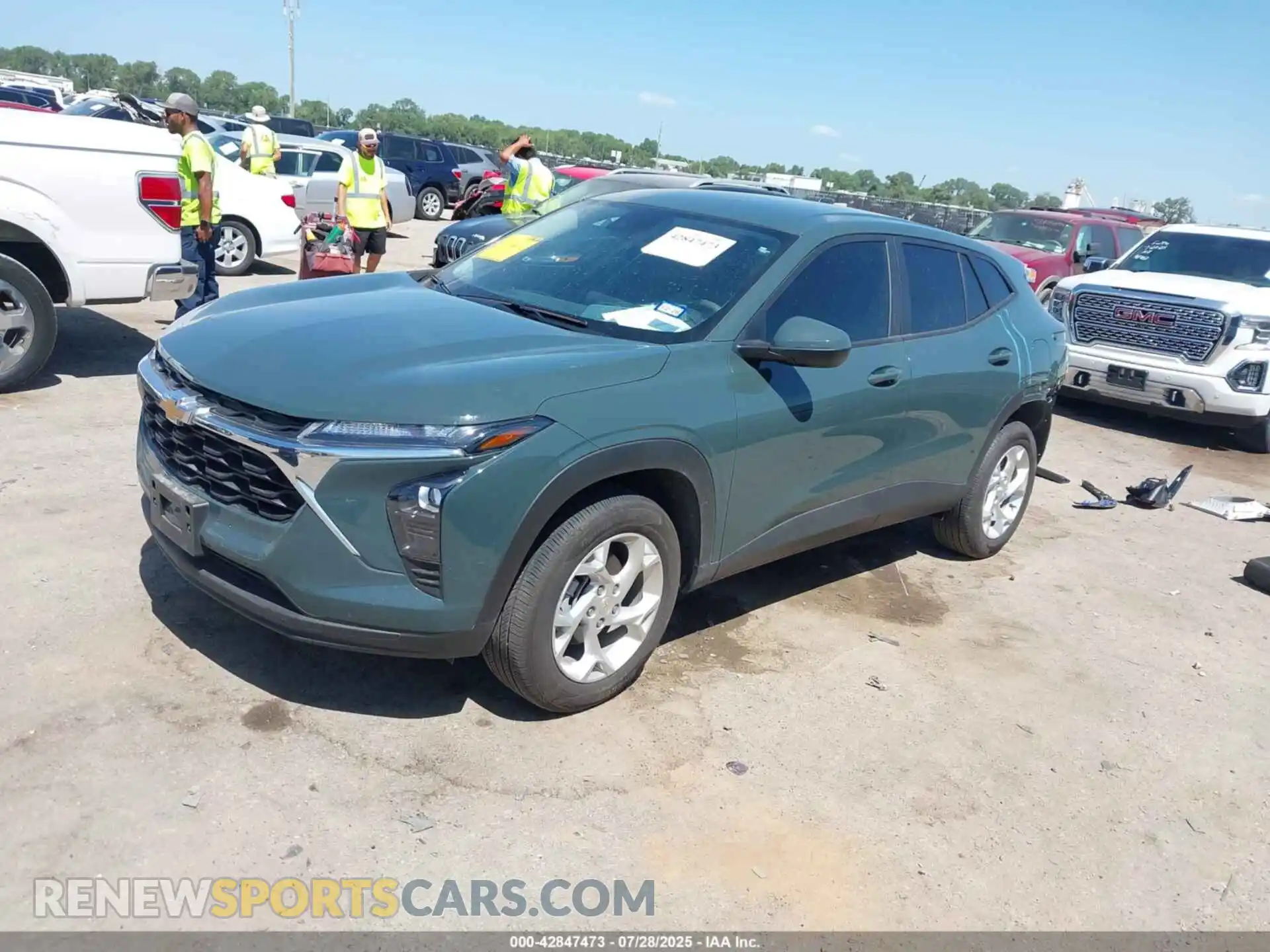 2 Photograph of a damaged car KL77LFEPXSC152056 CHEVROLET TRAX 2025