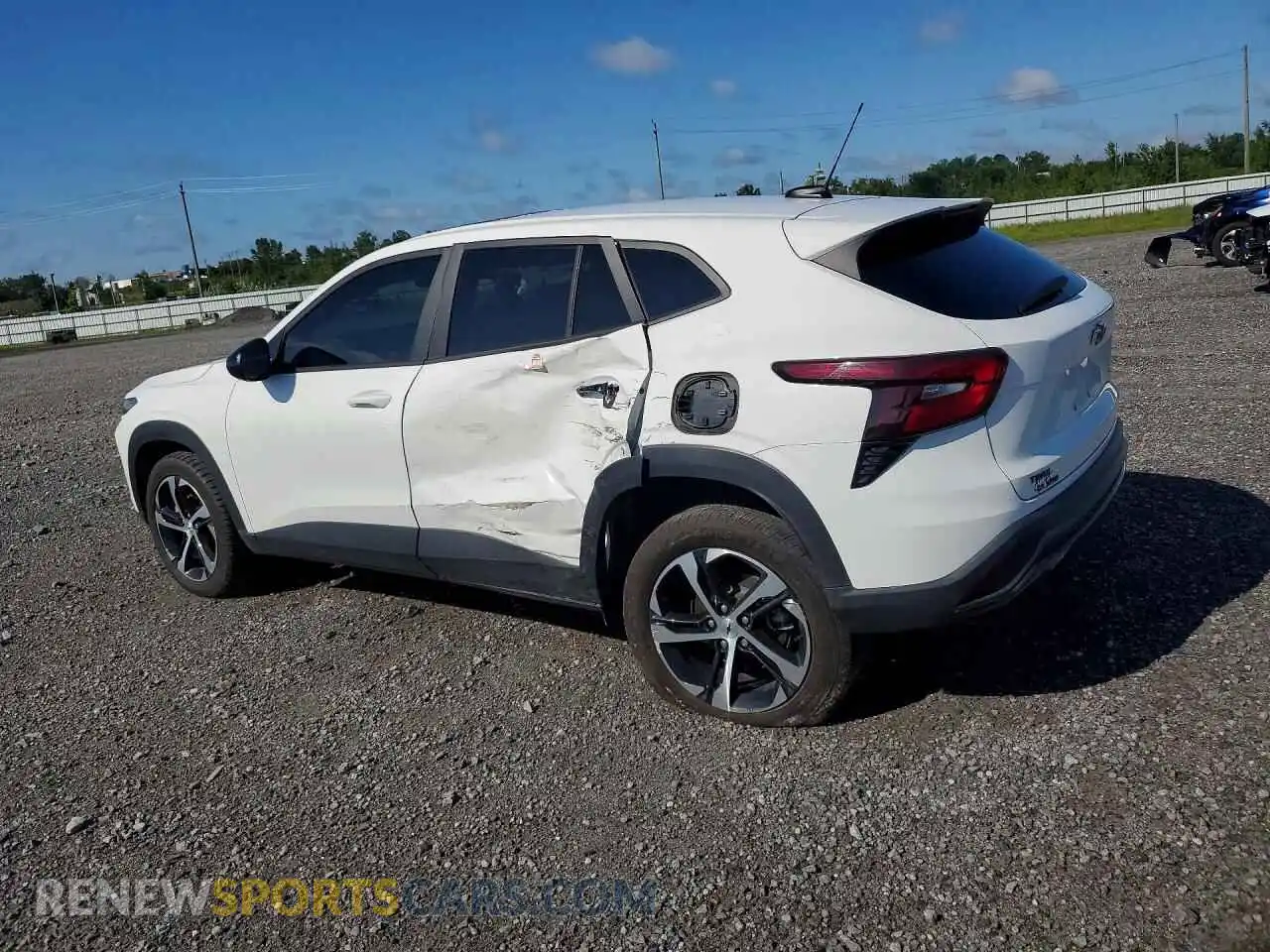 2 fotografías del automóvil dañado KL77LGE2XSC146137 CHEVROLET TRAX 2025