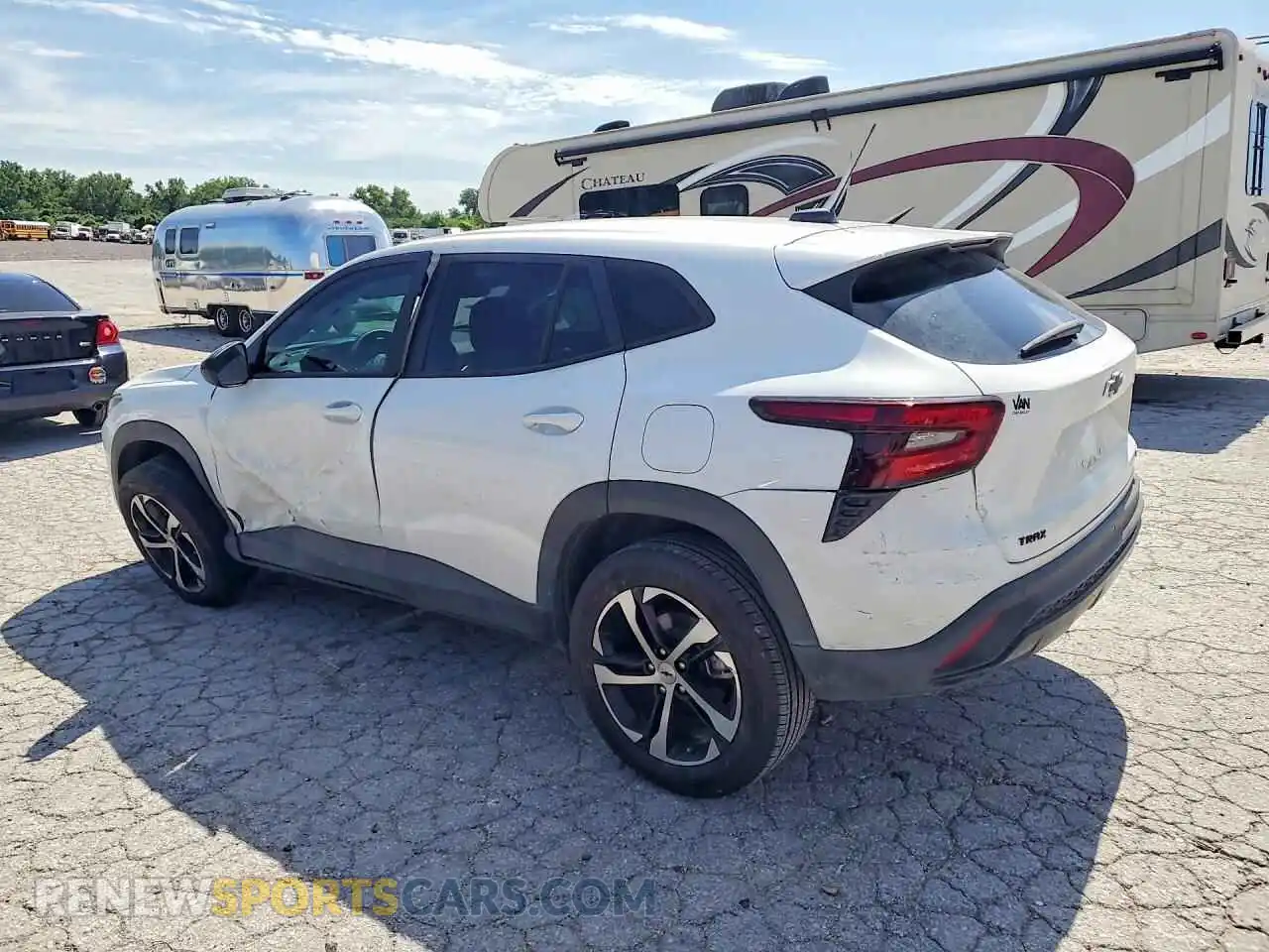 2 Фотография поврежденного автомобиля KL77LGEP0SC017254 CHEVROLET TRAX 2025