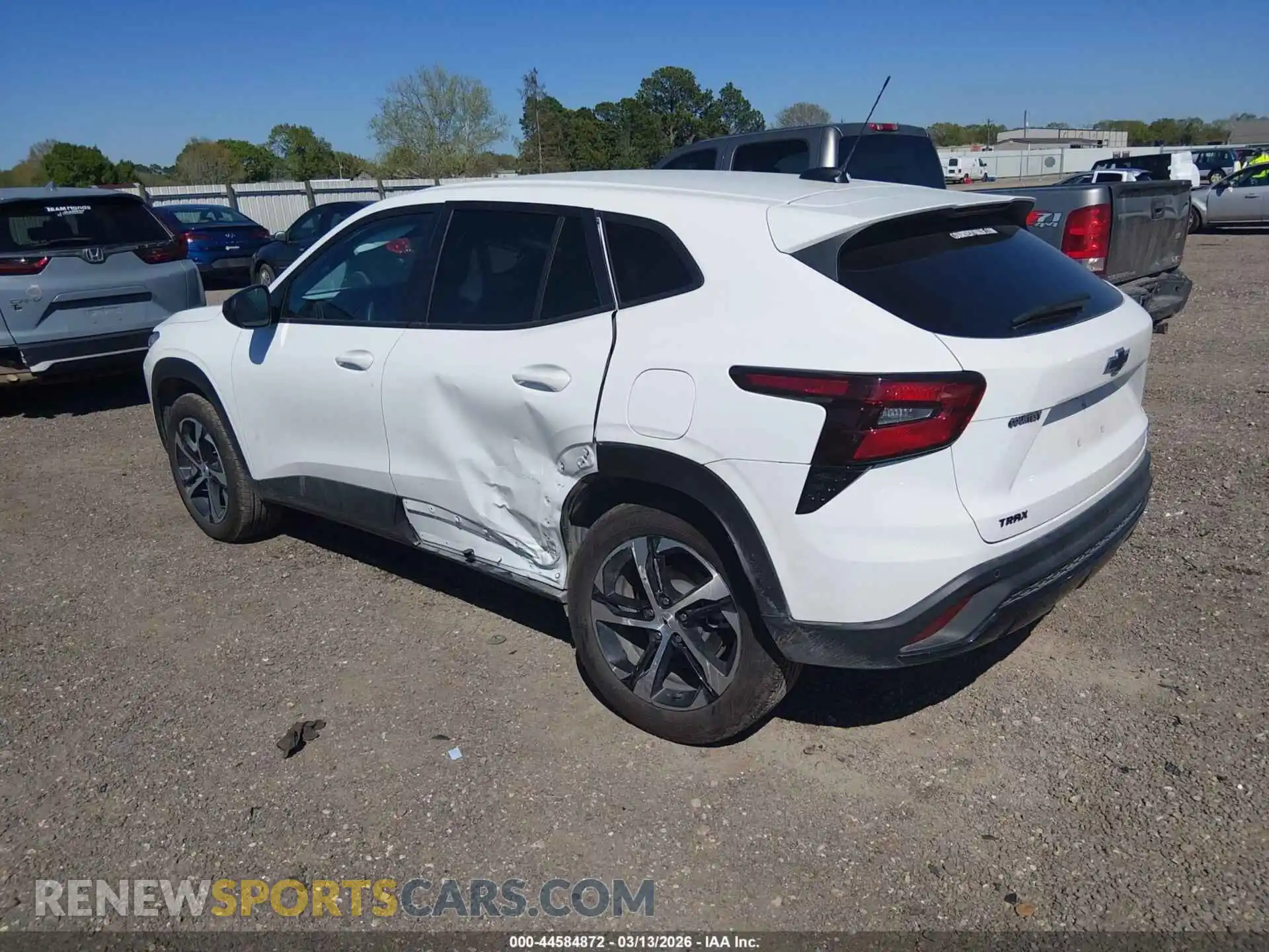 3 fotografías del automóvil dañado KL77LGEP0SC263883 CHEVROLET TRAX 2025