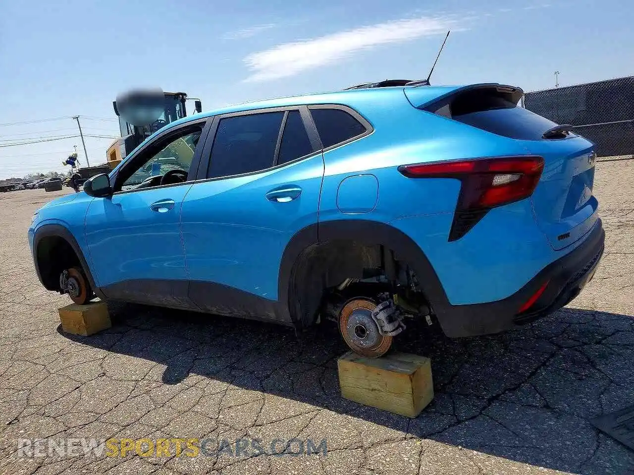 2 Фотография поврежденного автомобиля KL77LGEP1SC039294 CHEVROLET TRAX 2025