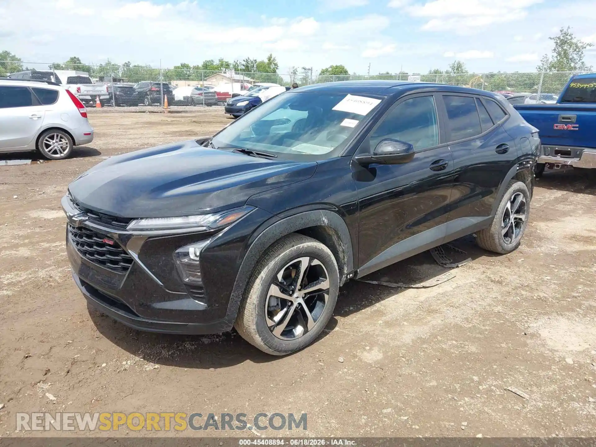 2 Фотография поврежденного автомобиля KL77LGEP1SC236322 CHEVROLET TRAX 2025
