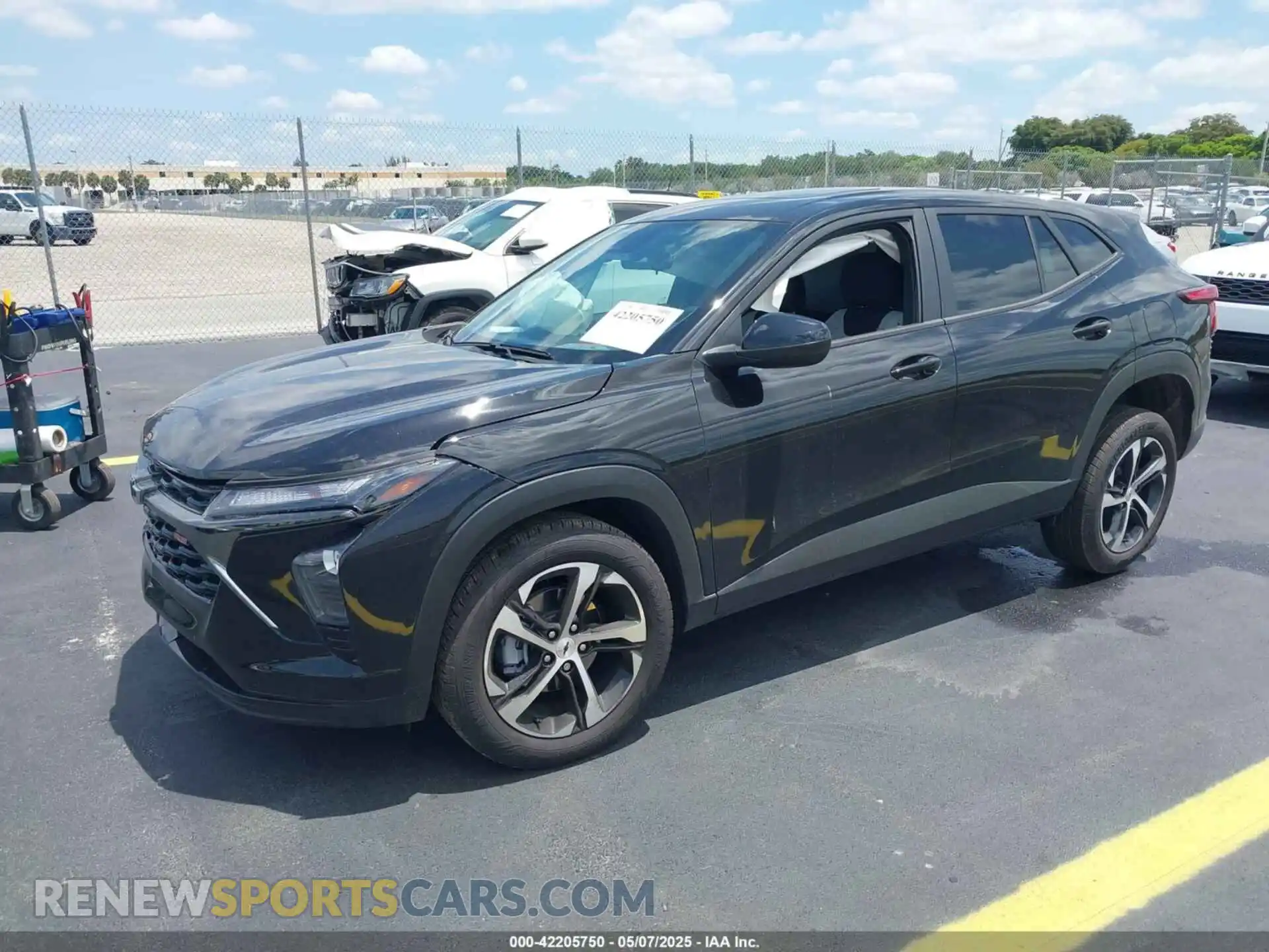 2 Photograph of a damaged car KL77LGEP3SC217058 CHEVROLET TRAX 2025