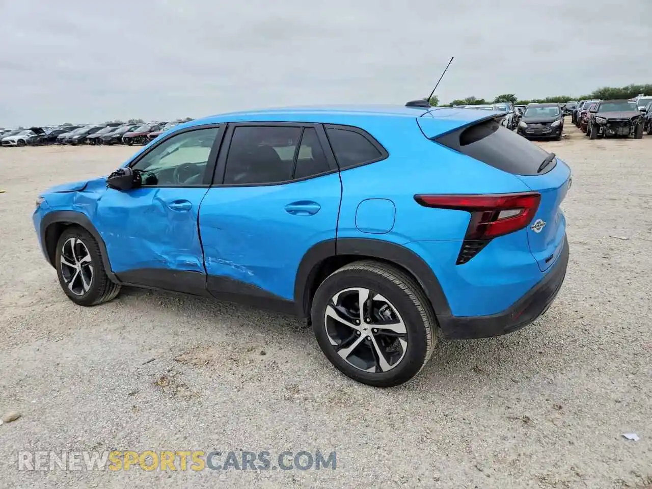 2 Фотография поврежденного автомобиля KL77LGEP3SC330329 CHEVROLET TRAX 2025