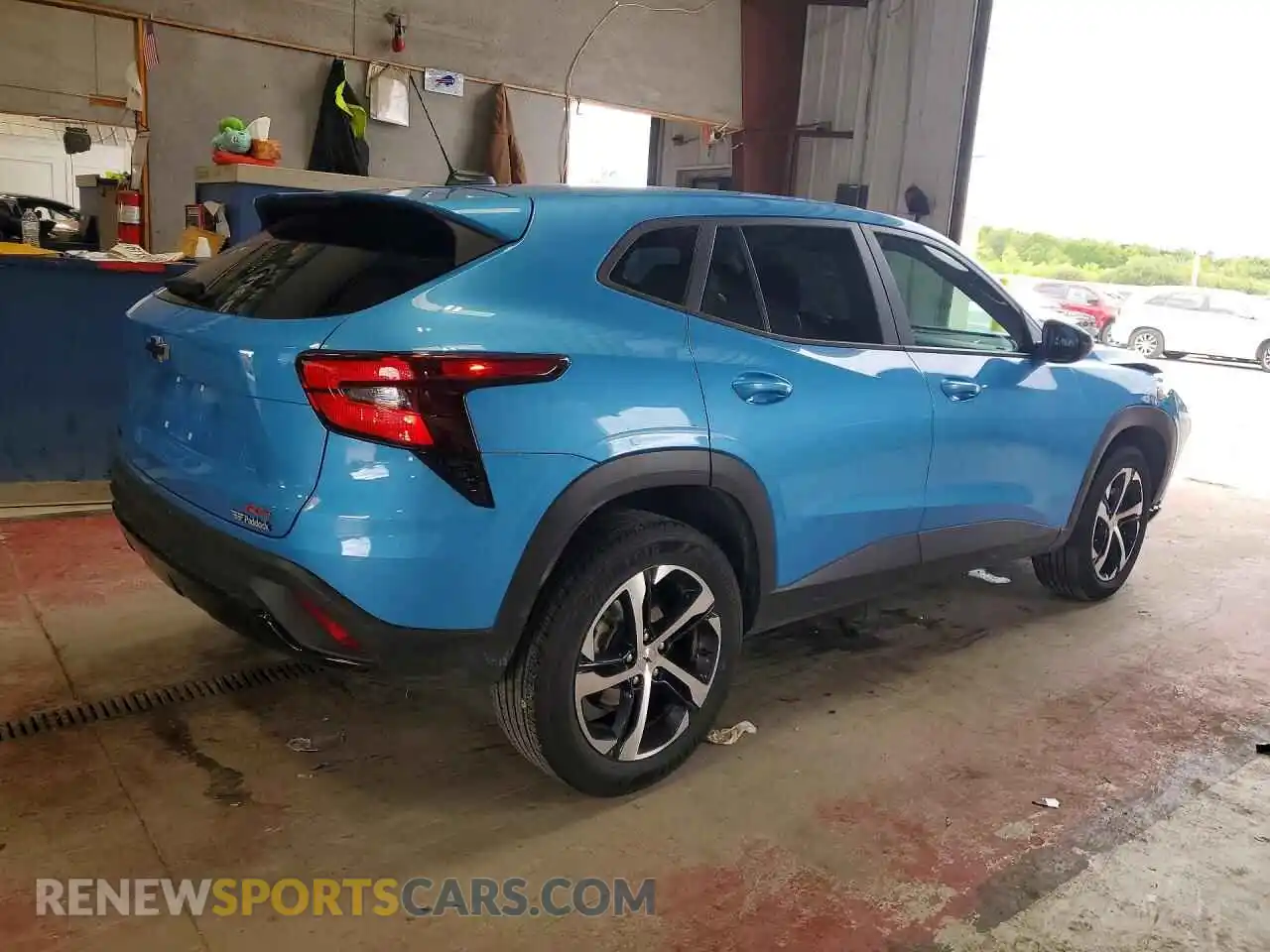 3 fotografías del automóvil dañado KL77LGEP4SC042092 CHEVROLET TRAX 2025