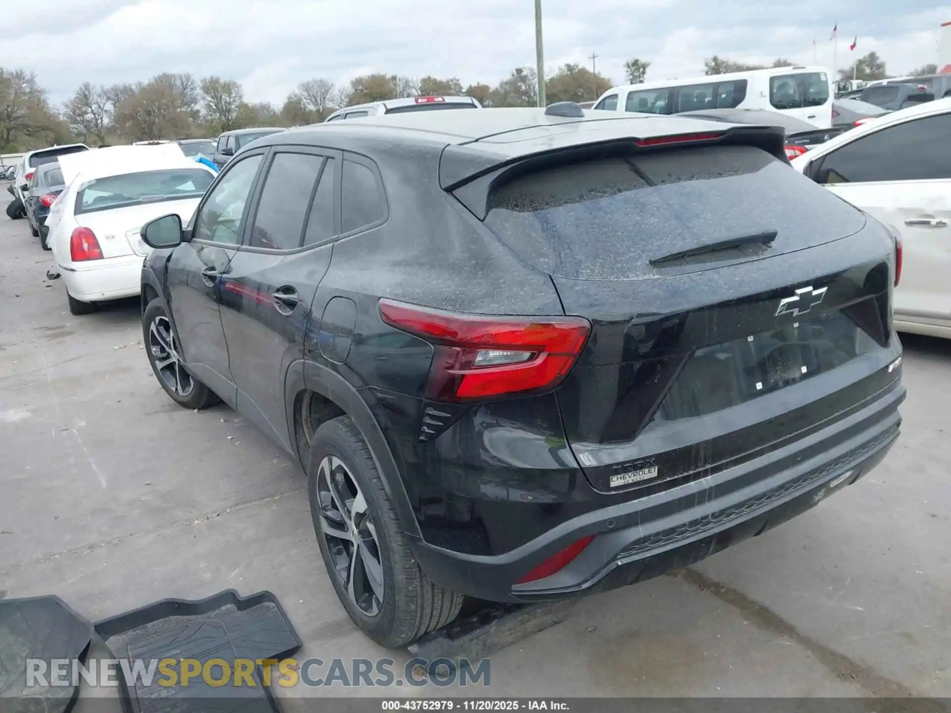 3 Photograph of a damaged car KL77LGEP4SC315208 CHEVROLET TRAX 2025