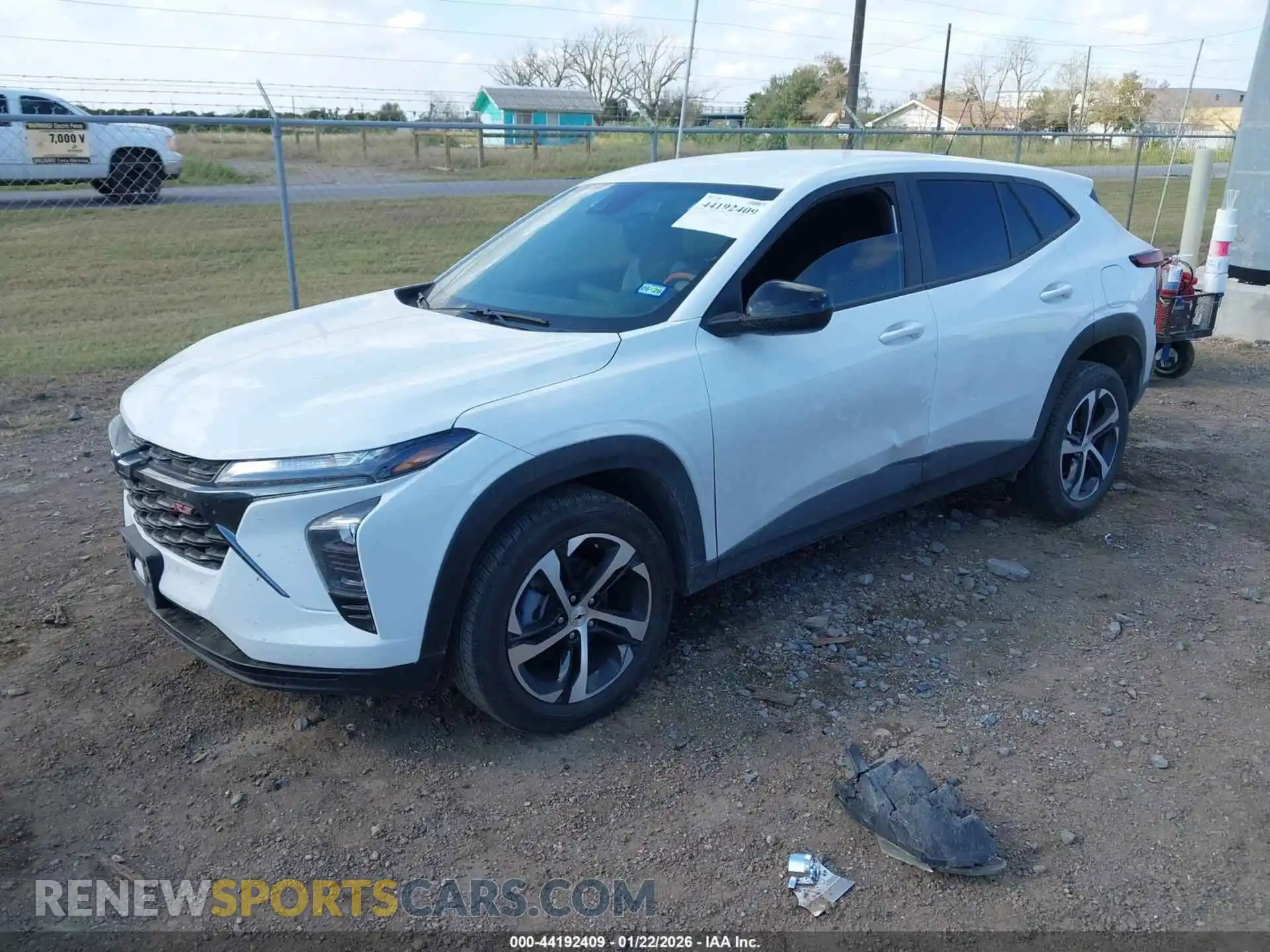 2 Фотография поврежденного автомобиля KL77LGEP5SC009859 CHEVROLET TRAX 2025