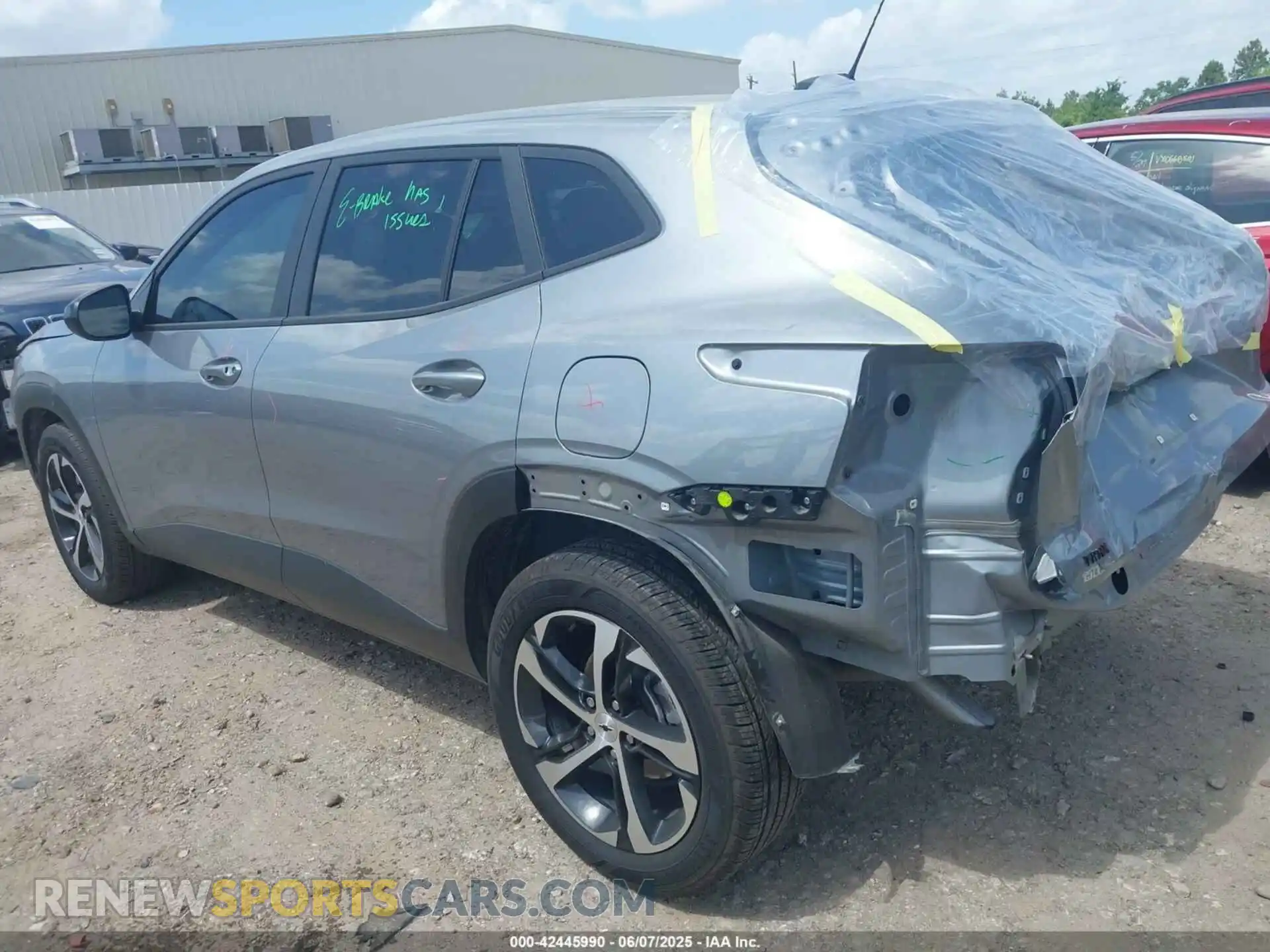 3 Фотография поврежденного автомобиля KL77LGEP6SC055698 CHEVROLET TRAX 2025