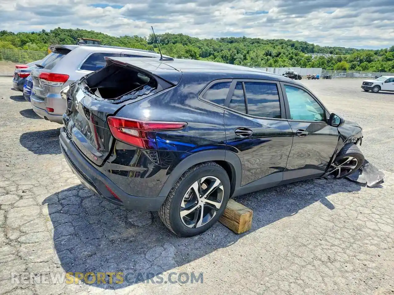 3 Photograph of a damaged car KL77LGEP7SC106464 CHEVROLET TRAX 2025