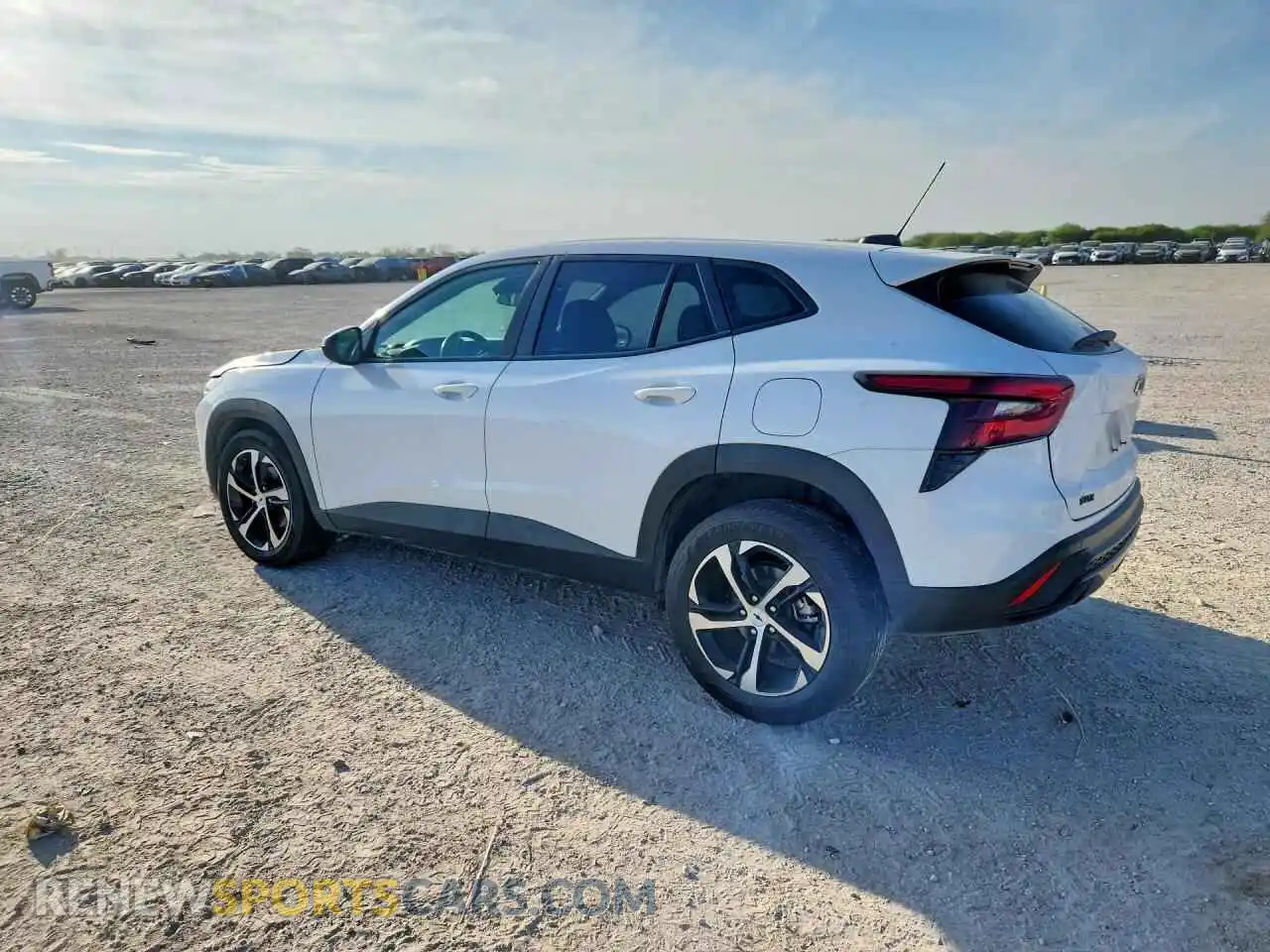 2 fotografías del automóvil dañado KL77LGEP7SC188471 CHEVROLET TRAX 2025