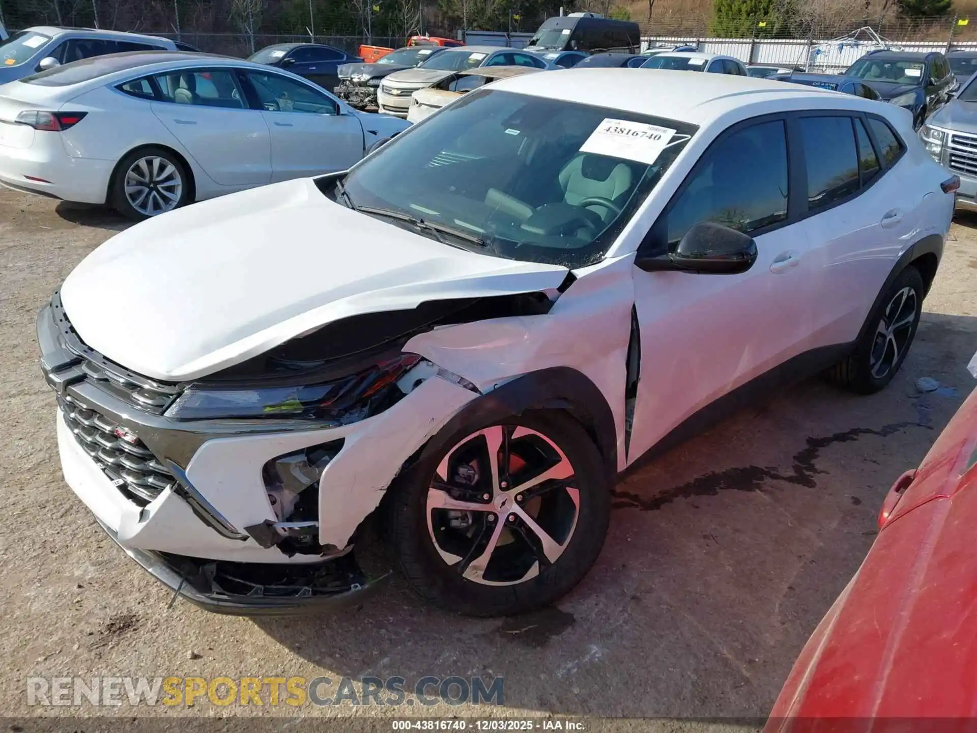 2 fotografías del automóvil dañado KL77LGEP7SC305787 CHEVROLET TRAX 2025