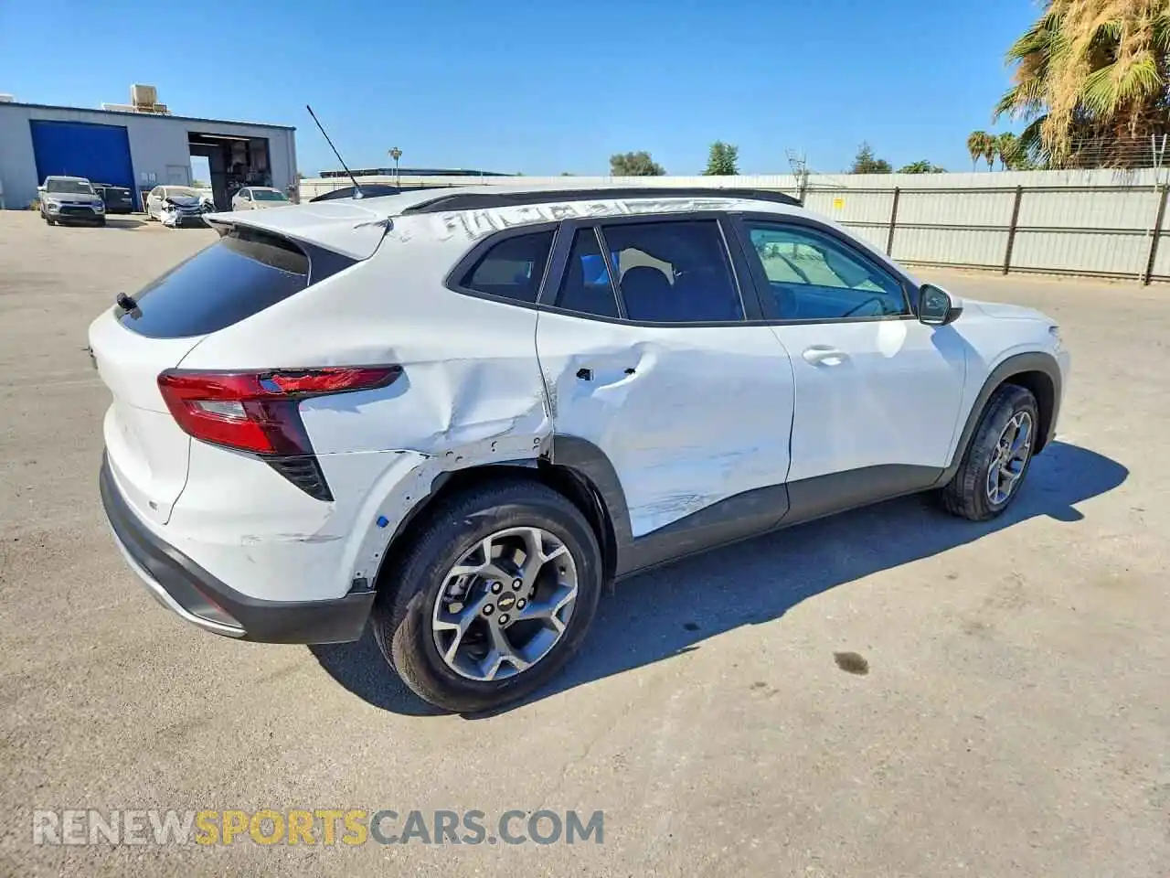 3 Фотография поврежденного автомобиля KL77LHEP0SC185594 CHEVROLET TRAX 2025