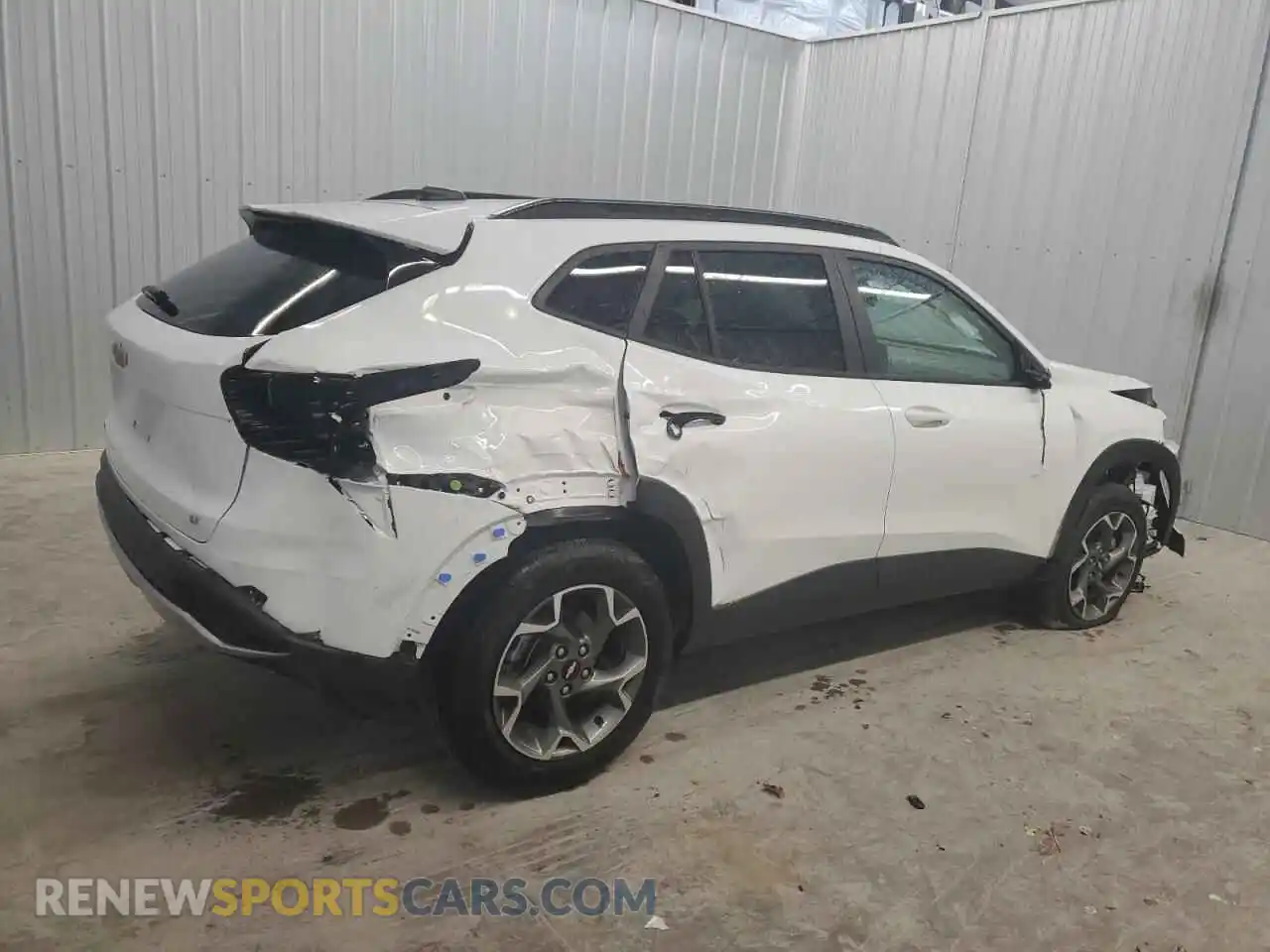 3 Photograph of a damaged car KL77LHEP0SC228461 CHEVROLET TRAX 2025