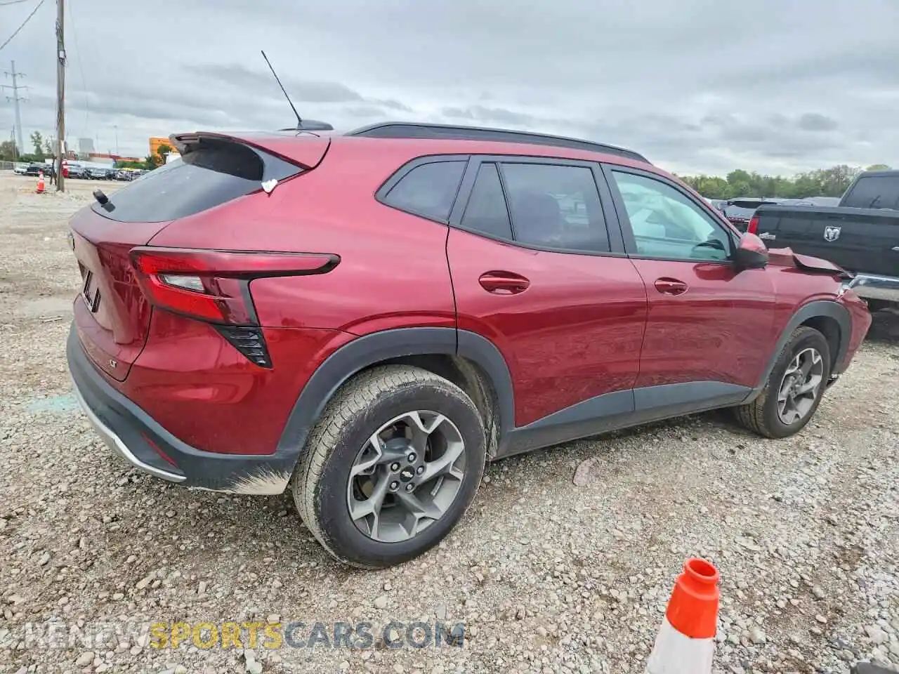 3 Photograph of a damaged car KL77LHEP0SC230758 CHEVROLET TRAX 2025