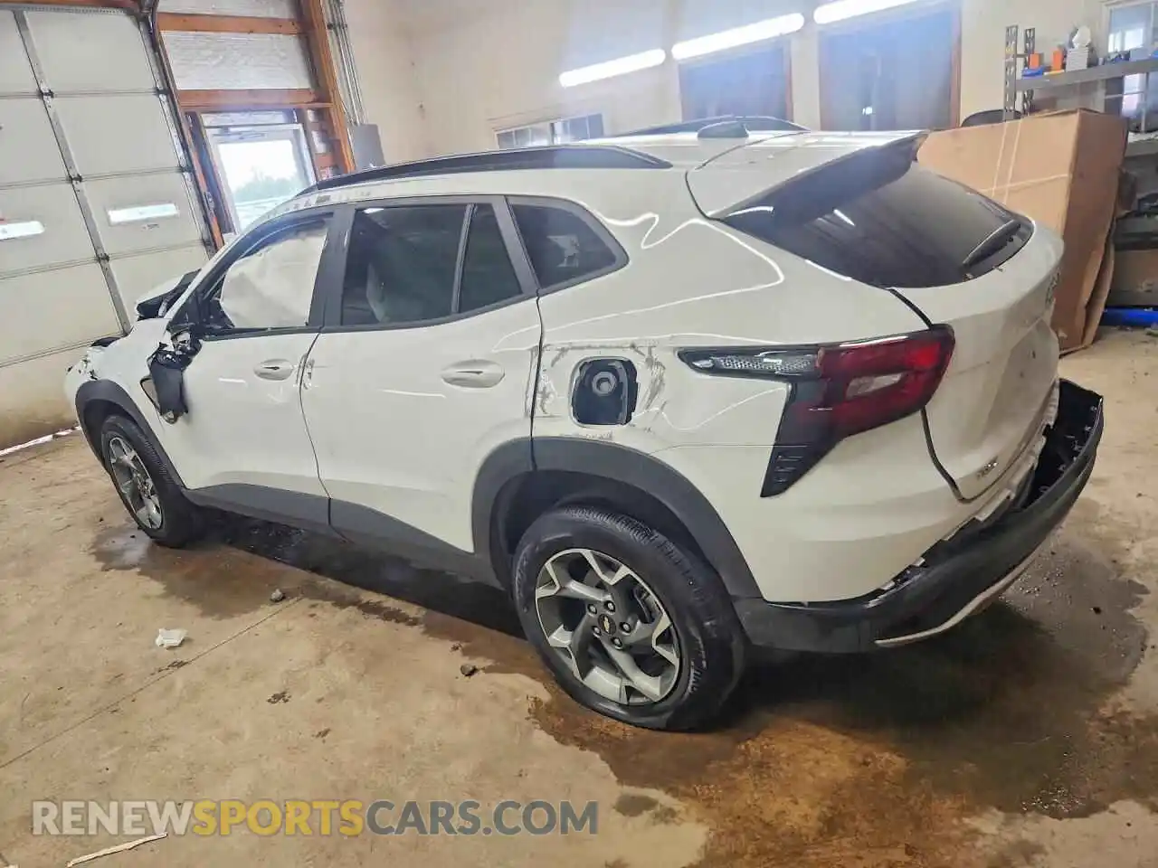 2 Фотография поврежденного автомобиля KL77LHEP0SC234079 CHEVROLET TRAX 2025