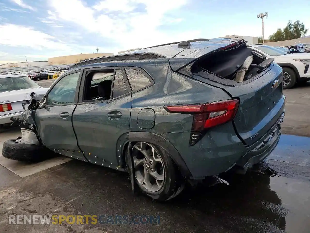 2 Photograph of a damaged car KL77LHEP0SC235300 CHEVROLET TRAX 2025
