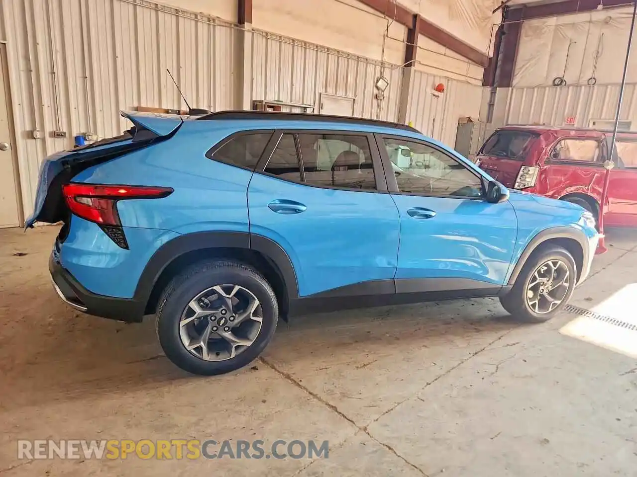 3 Фотография поврежденного автомобиля KL77LHEP0SC244840 CHEVROLET TRAX 2025