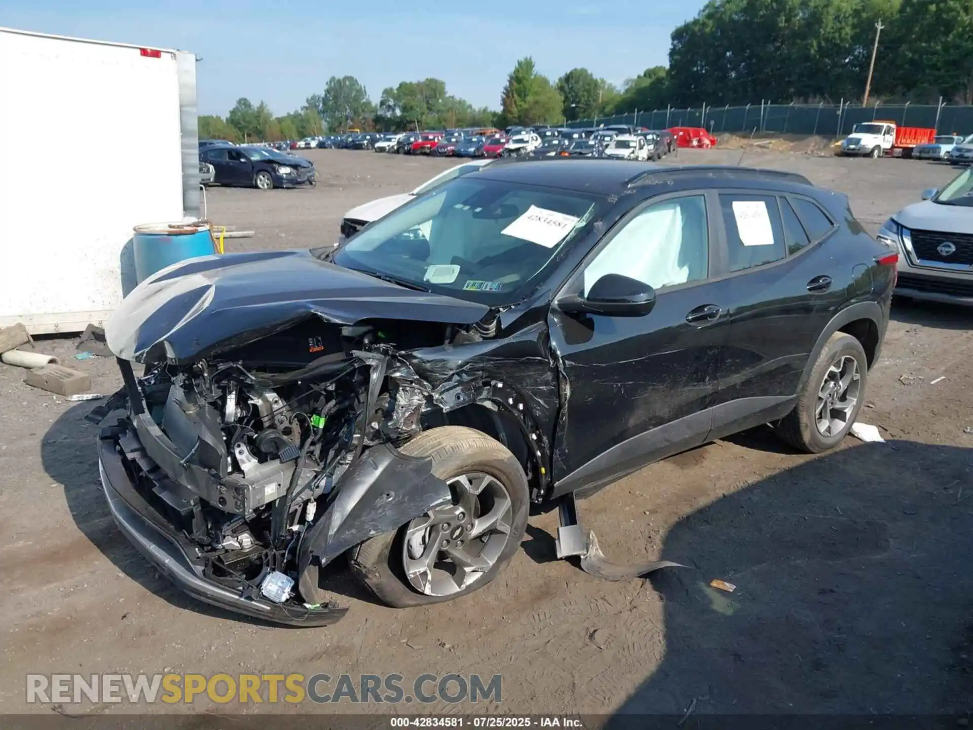 2 Photograph of a damaged car KL77LHEP0SC287204 CHEVROLET TRAX 2025