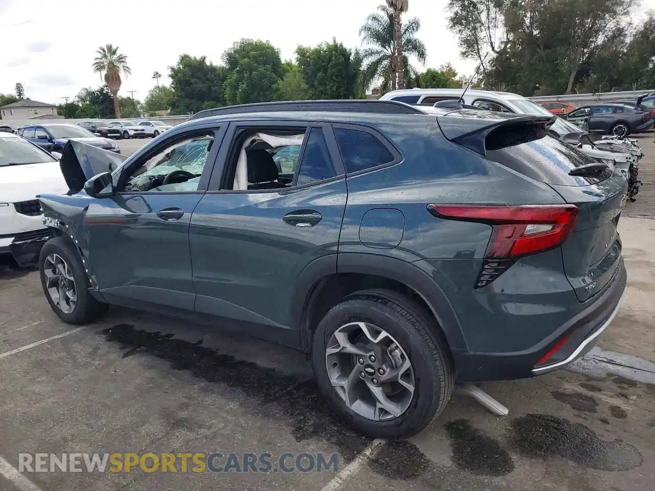 2 Фотография поврежденного автомобиля KL77LHEP0SC319360 CHEVROLET TRAX 2025