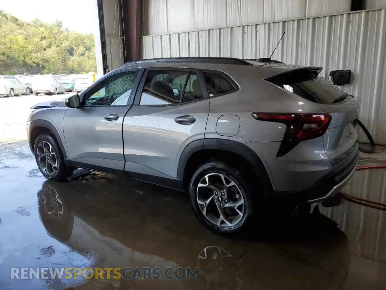 2 Photograph of a damaged car KL77LHEP1SC023246 CHEVROLET TRAX 2025