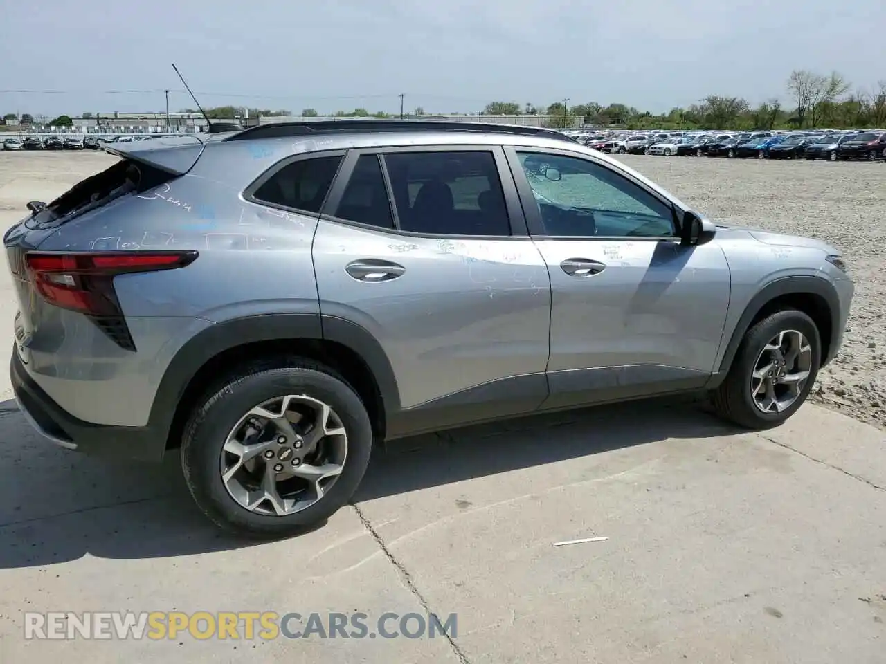 3 Photograph of a damaged car KL77LHEP1SC085066 CHEVROLET TRAX 2025