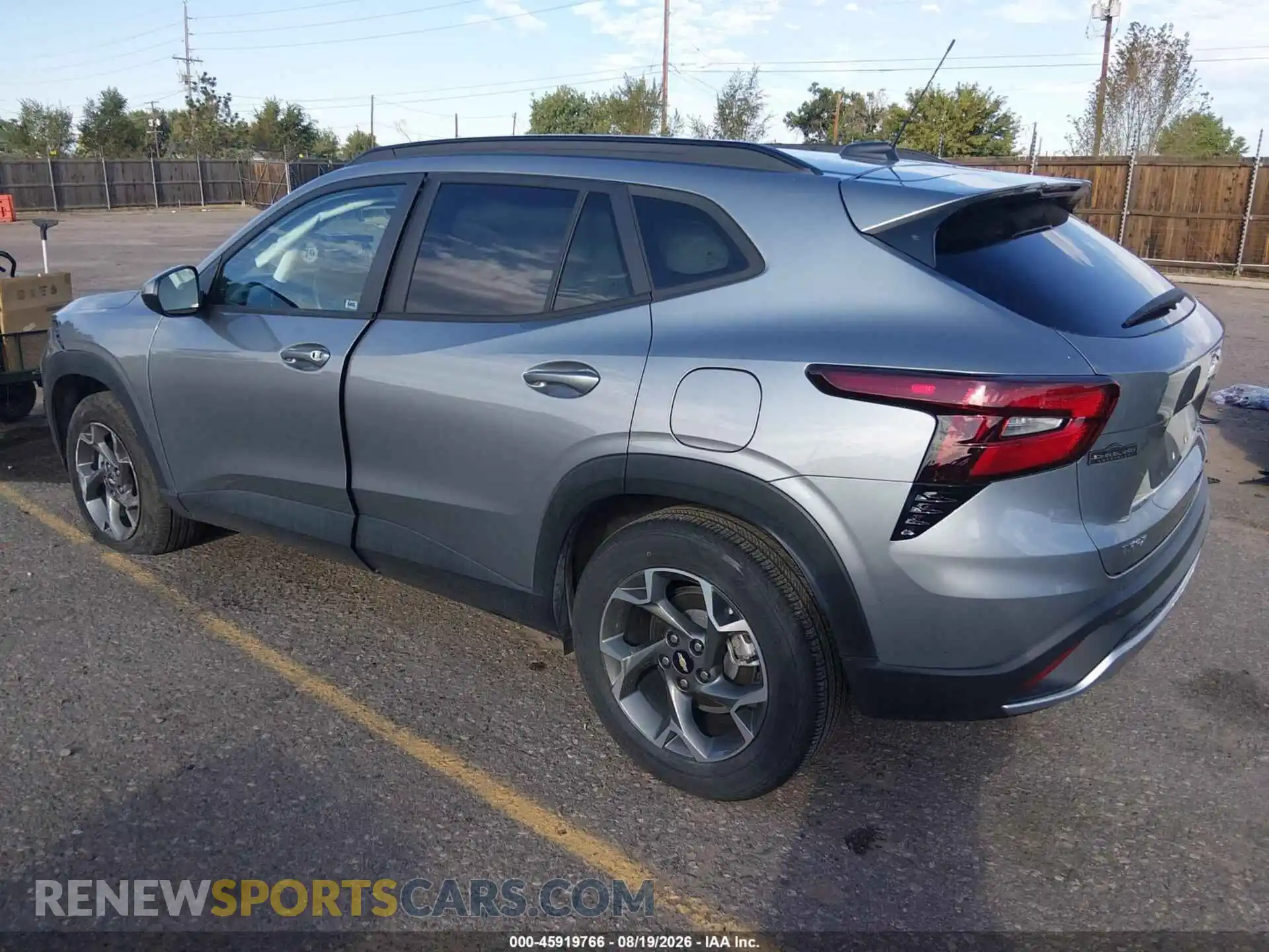 3 Фотография поврежденного автомобиля KL77LHEP1SC088498 CHEVROLET TRAX 2025