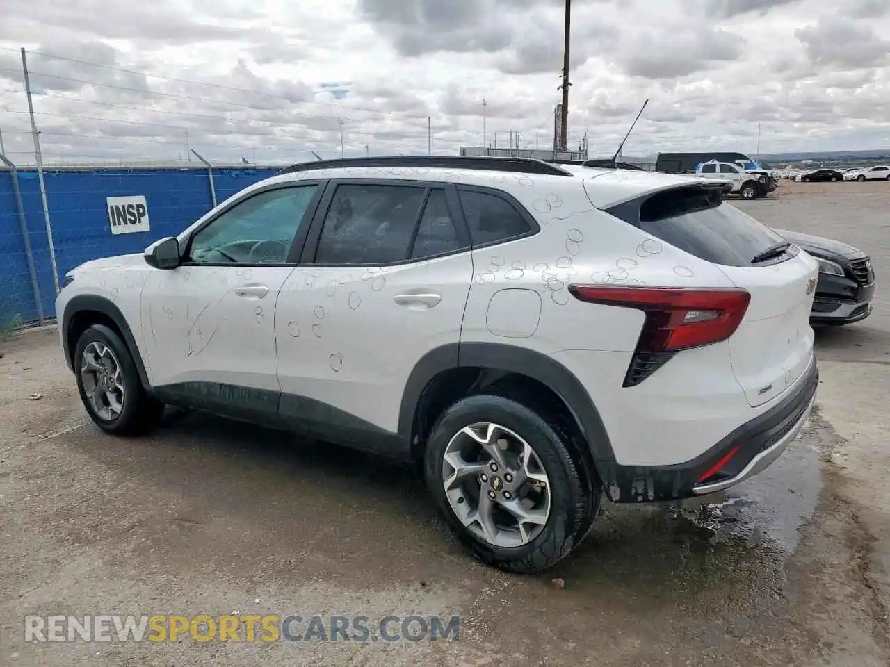 2 Фотография поврежденного автомобиля KL77LHEP1SC198077 CHEVROLET TRAX 2025