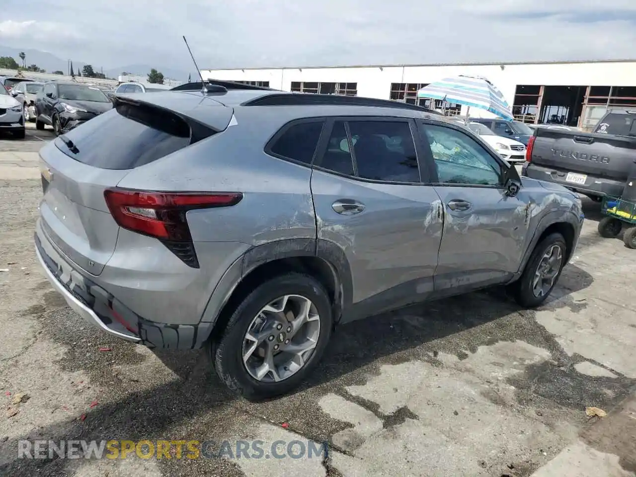 3 Photograph of a damaged car KL77LHEP1SC229019 CHEVROLET TRAX 2025