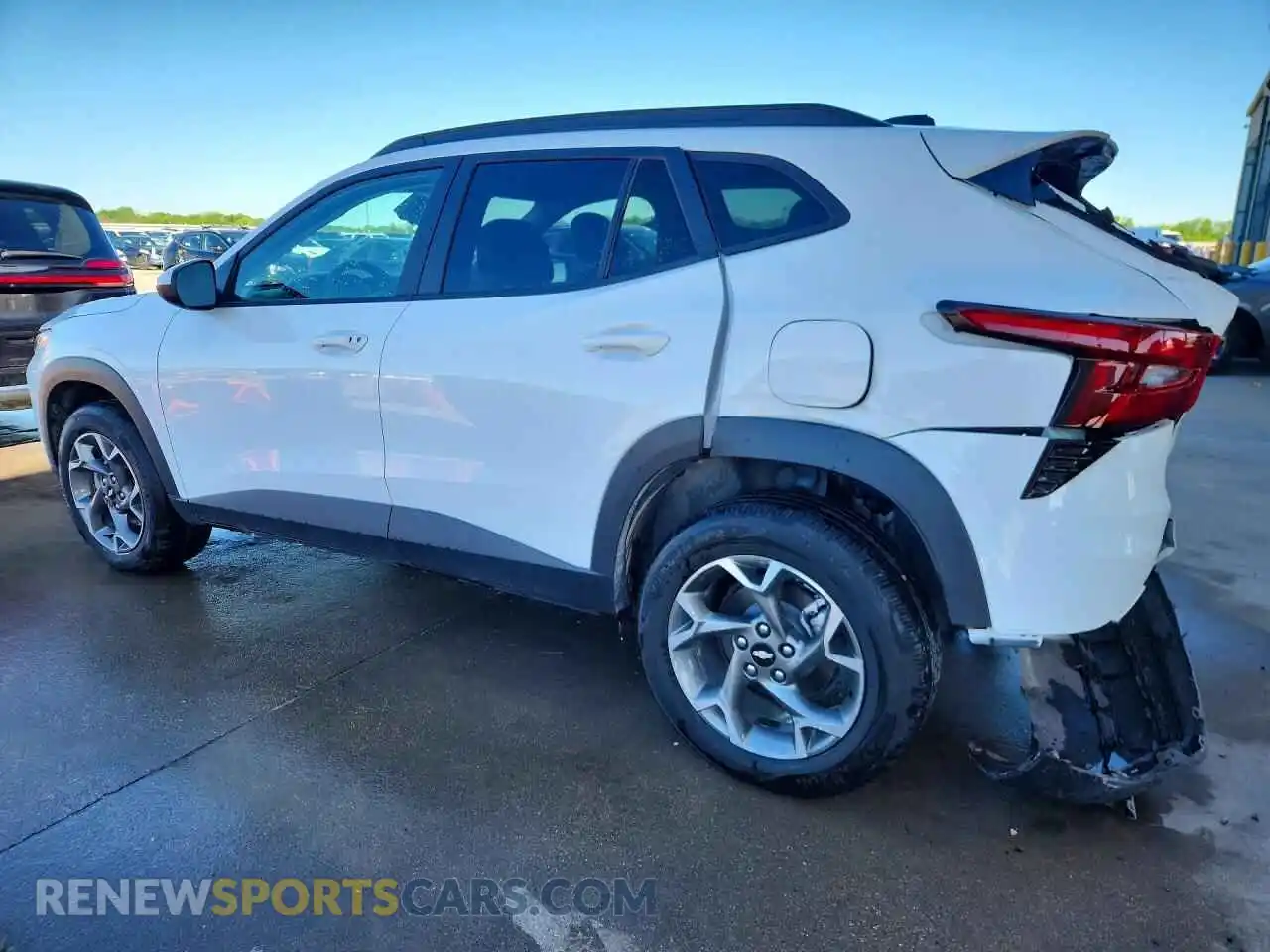 2 Photograph of a damaged car KL77LHEP1SC271822 CHEVROLET TRAX 2025