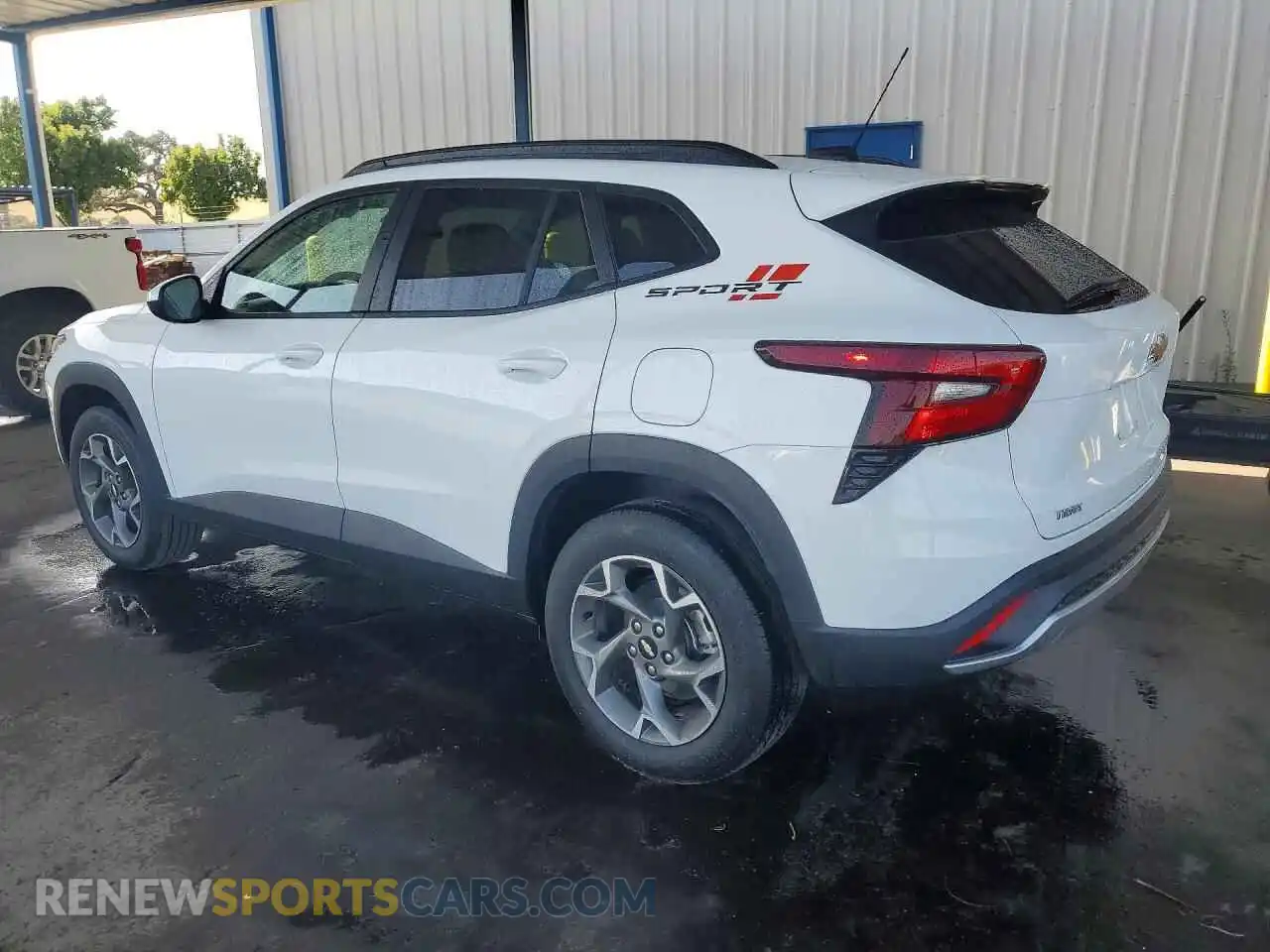 2 Photograph of a damaged car KL77LHEP1SC331615 CHEVROLET TRAX 2025