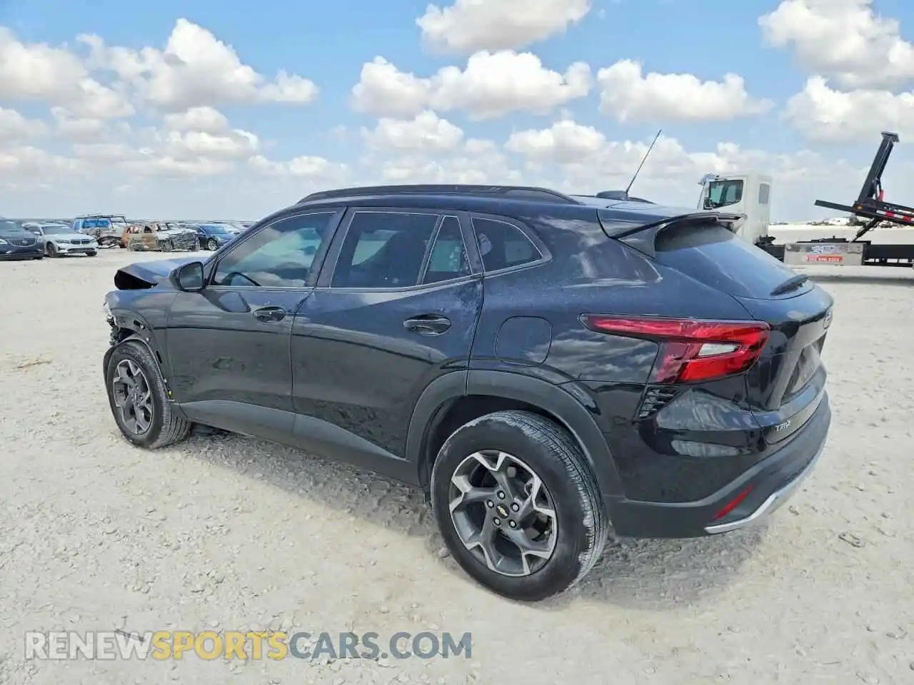 2 Фотография поврежденного автомобиля KL77LHEP2SC123811 CHEVROLET TRAX 2025