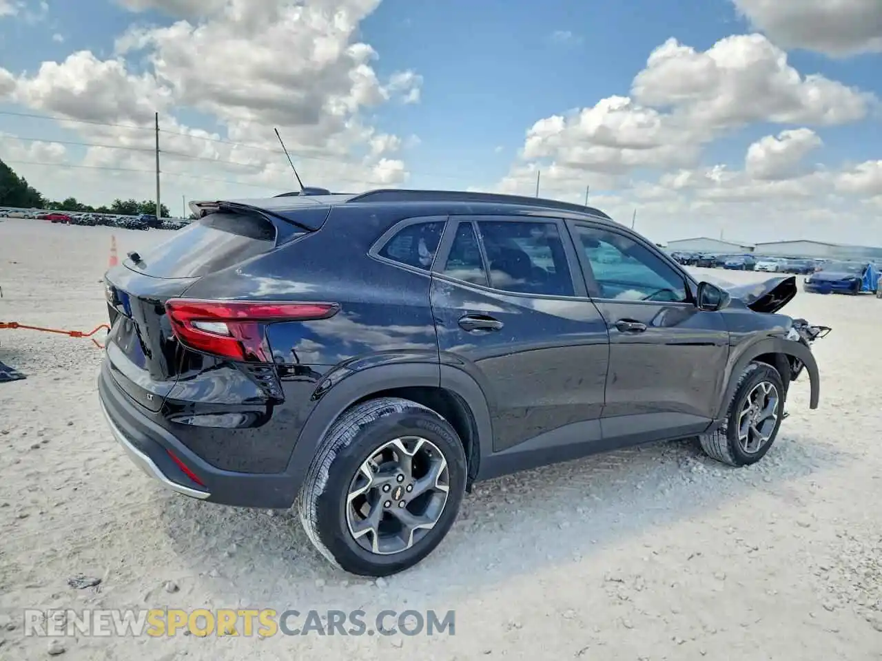 3 Фотография поврежденного автомобиля KL77LHEP2SC123811 CHEVROLET TRAX 2025