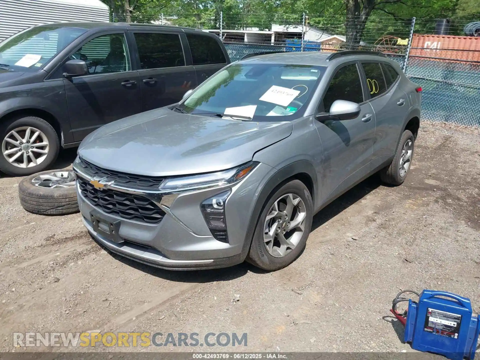 2 Photograph of a damaged car KL77LHEP2SC189260 CHEVROLET TRAX 2025